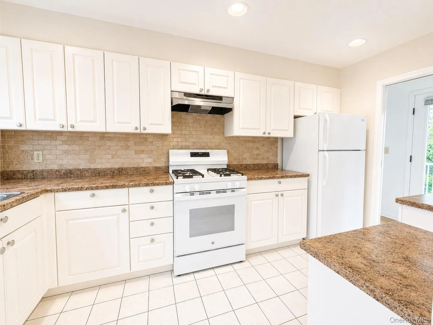6 Cornell Place, Rye City, NY, 2 Bedrooms Bedrooms, 5 Rooms Rooms,2 BathroomsBathrooms,Residential Lease,For Rent,Cornell,0,1023548 6 Cornell Place, Rye City, NY, 2 Bedrooms Bedrooms, 5 Rooms Rooms,2 BathroomsBathrooms,Residential Lease,For Rent,Cornell,0,1023548