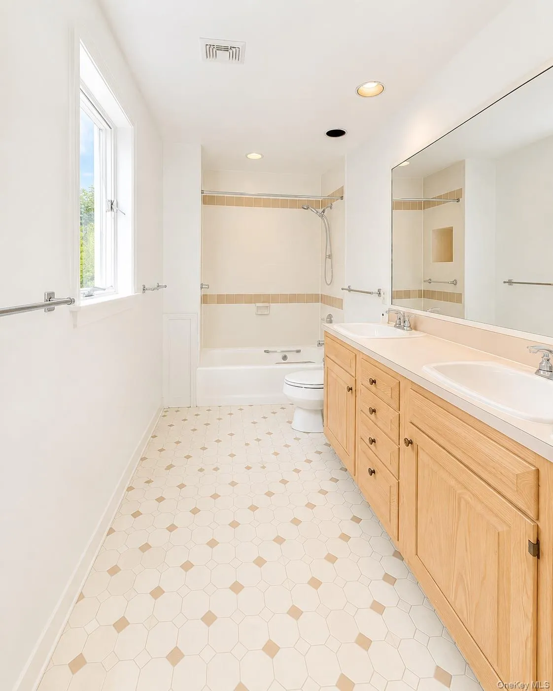 6 Cornell Place, Rye City, NY, 2 Bedrooms Bedrooms, 5 Rooms Rooms,2 BathroomsBathrooms,Residential Lease,For Rent,Cornell,0,1023548 6 Cornell Place, Rye City, NY, 2 Bedrooms Bedrooms, 5 Rooms Rooms,2 BathroomsBathrooms,Residential Lease,For Rent,Cornell,0,1023548