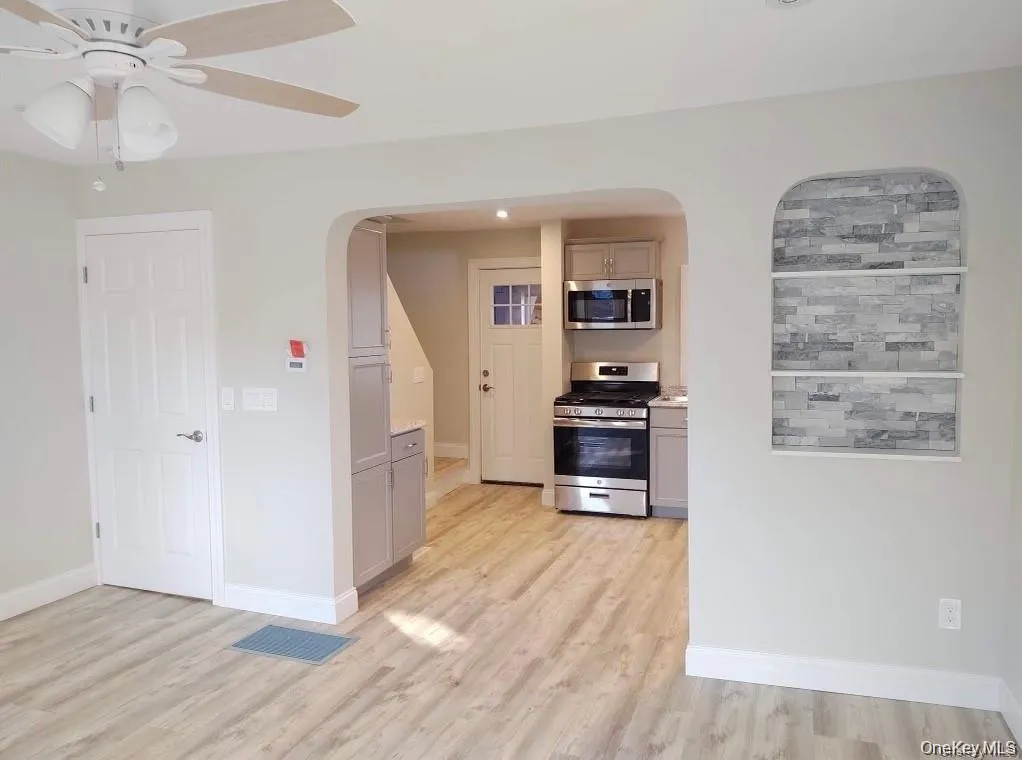 22 Center Street, Montgomery, NY, 2 Bedrooms Bedrooms, 5 Rooms Rooms,1 BathroomBathrooms,Residential Lease,For Rent,Center,0,1023554 22 Center Street, Montgomery, NY, 2 Bedrooms Bedrooms, 5 Rooms Rooms,1 BathroomBathrooms,Residential Lease,For Rent,Center,0,1023554
