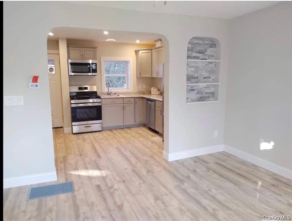 22 Center Street, Montgomery, NY, 2 Bedrooms Bedrooms, 5 Rooms Rooms,1 BathroomBathrooms,Residential Lease,For Rent,Center,0,1023554 22 Center Street, Montgomery, NY, 2 Bedrooms Bedrooms, 5 Rooms Rooms,1 BathroomBathrooms,Residential Lease,For Rent,Center,0,1023554