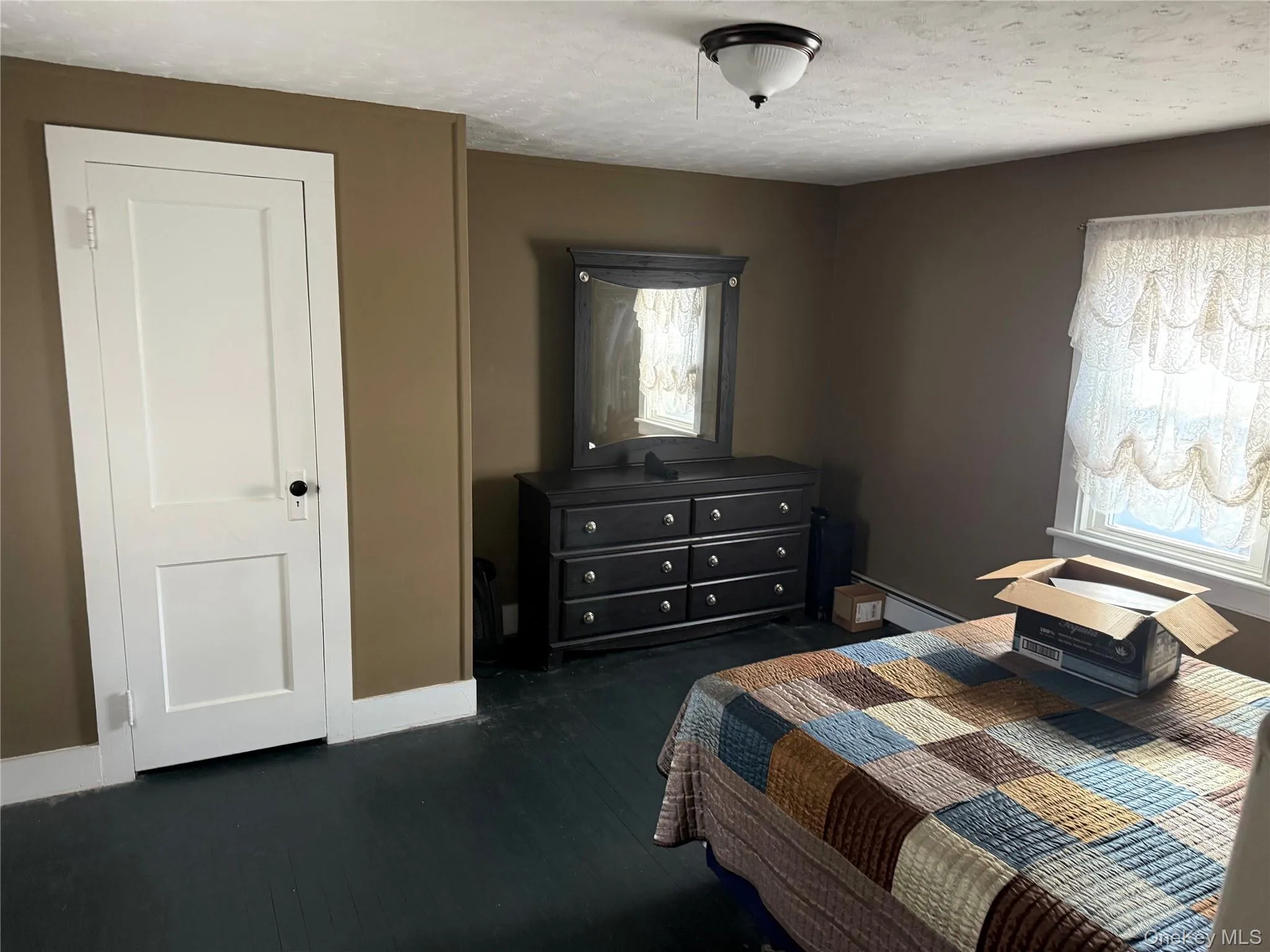 6 Glenmere Avenue, Warwick (town), NY, 1 Bedroom Bedrooms, 4 Rooms Rooms,1 BathroomBathrooms,Residential Lease,For Rent,Glenmere,0,1023557 6 Glenmere Avenue, Warwick (town), NY, 1 Bedroom Bedrooms, 4 Rooms Rooms,1 BathroomBathrooms,Residential Lease,For Rent,Glenmere,0,1023557