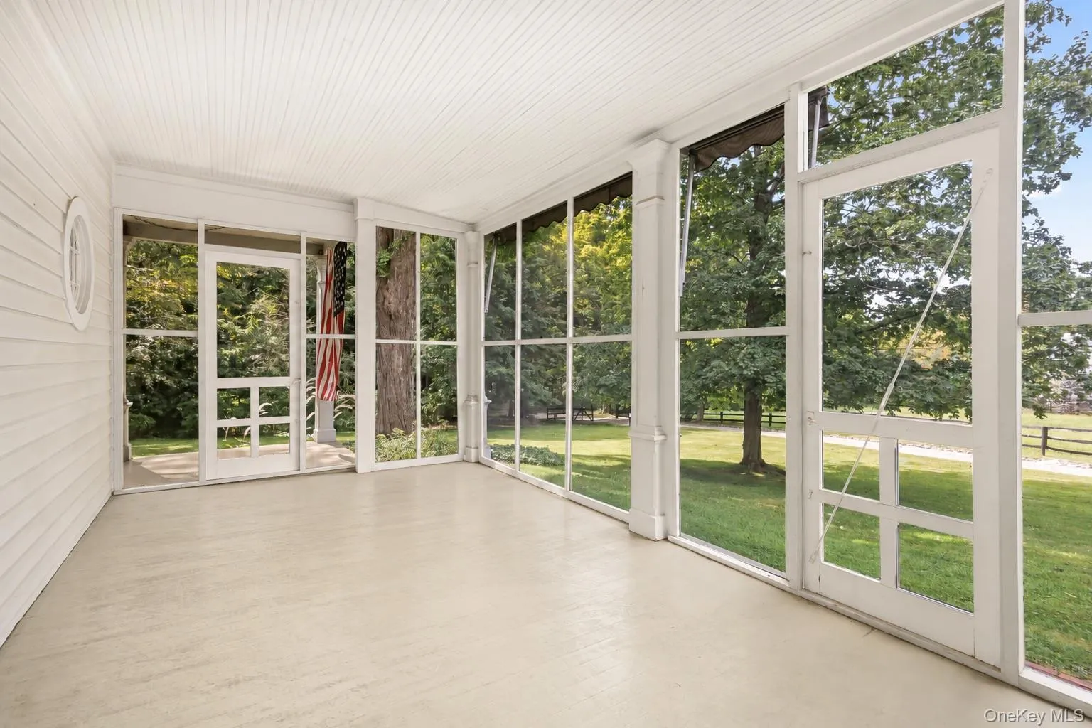 Screened-in Porch Screened-in Porch