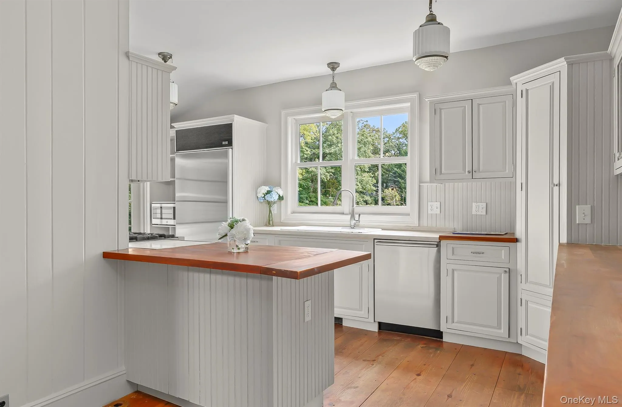 Light and Bright Country Kitchen Light and Bright Country Kitchen