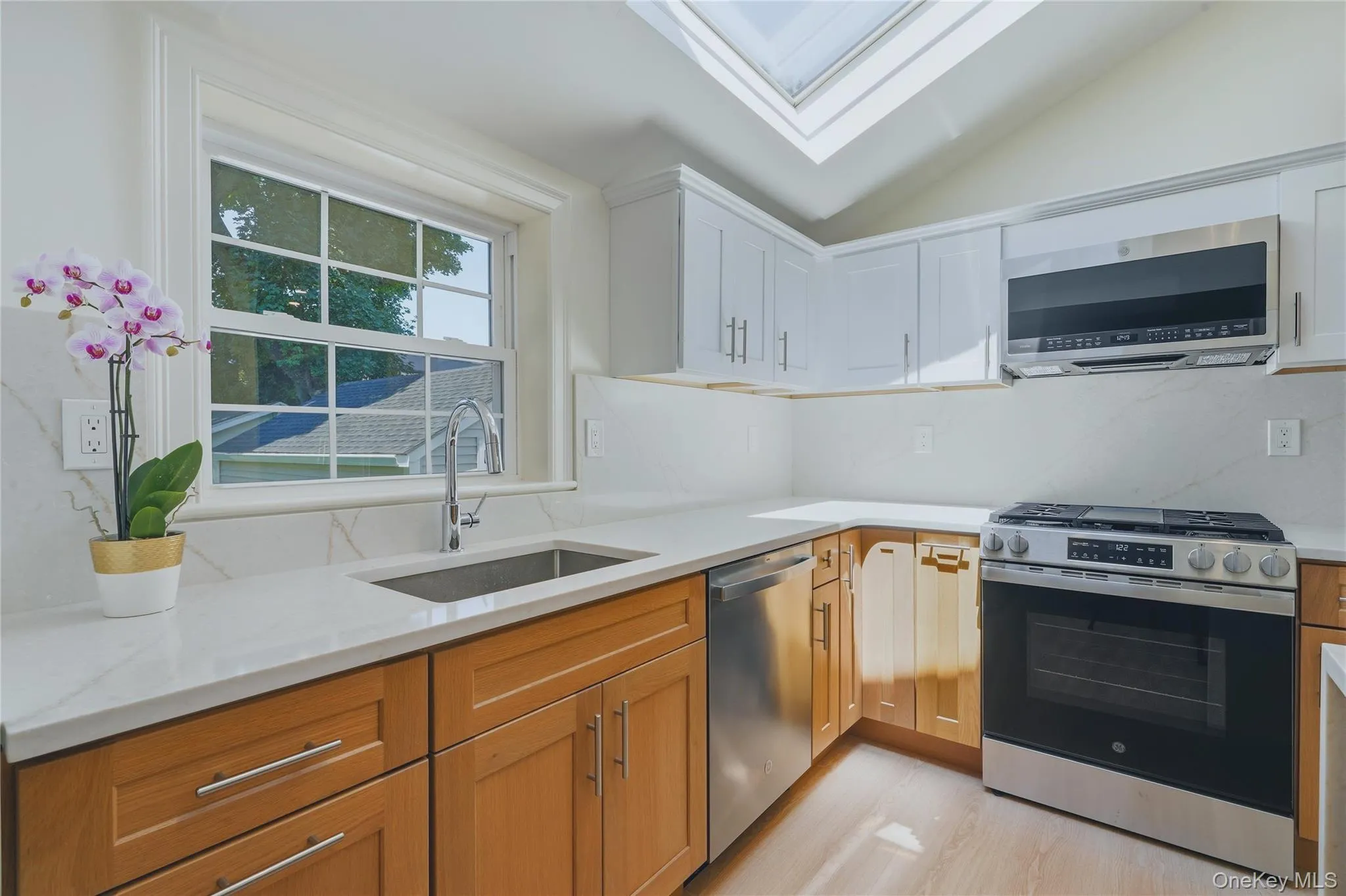 168 Longview Avenue, White Plains, NY, 3 Bedrooms Bedrooms, 9 Rooms Rooms,2 BathroomsBathrooms,Residential,For Rent,Longview,0,1023565 168 Longview Avenue, White Plains, NY, 3 Bedrooms Bedrooms, 9 Rooms Rooms,2 BathroomsBathrooms,Residential,For Rent,Longview,0,1023565