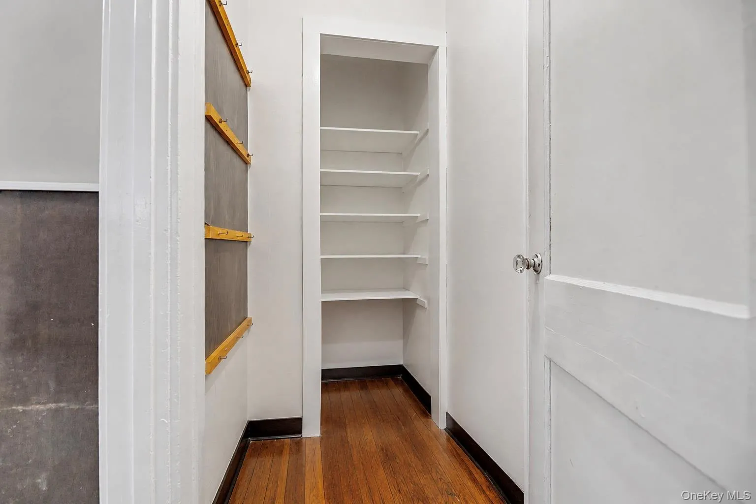 37 Lansdowne Drive, Mamaroneck, NY, 3 Bedrooms Bedrooms, 6 Rooms Rooms,1 BathroomBathrooms,Residential,For Rent,Lansdowne,0,1023567 37 Lansdowne Drive, Mamaroneck, NY, 3 Bedrooms Bedrooms, 6 Rooms Rooms,1 BathroomBathrooms,Residential,For Rent,Lansdowne,0,1023567
