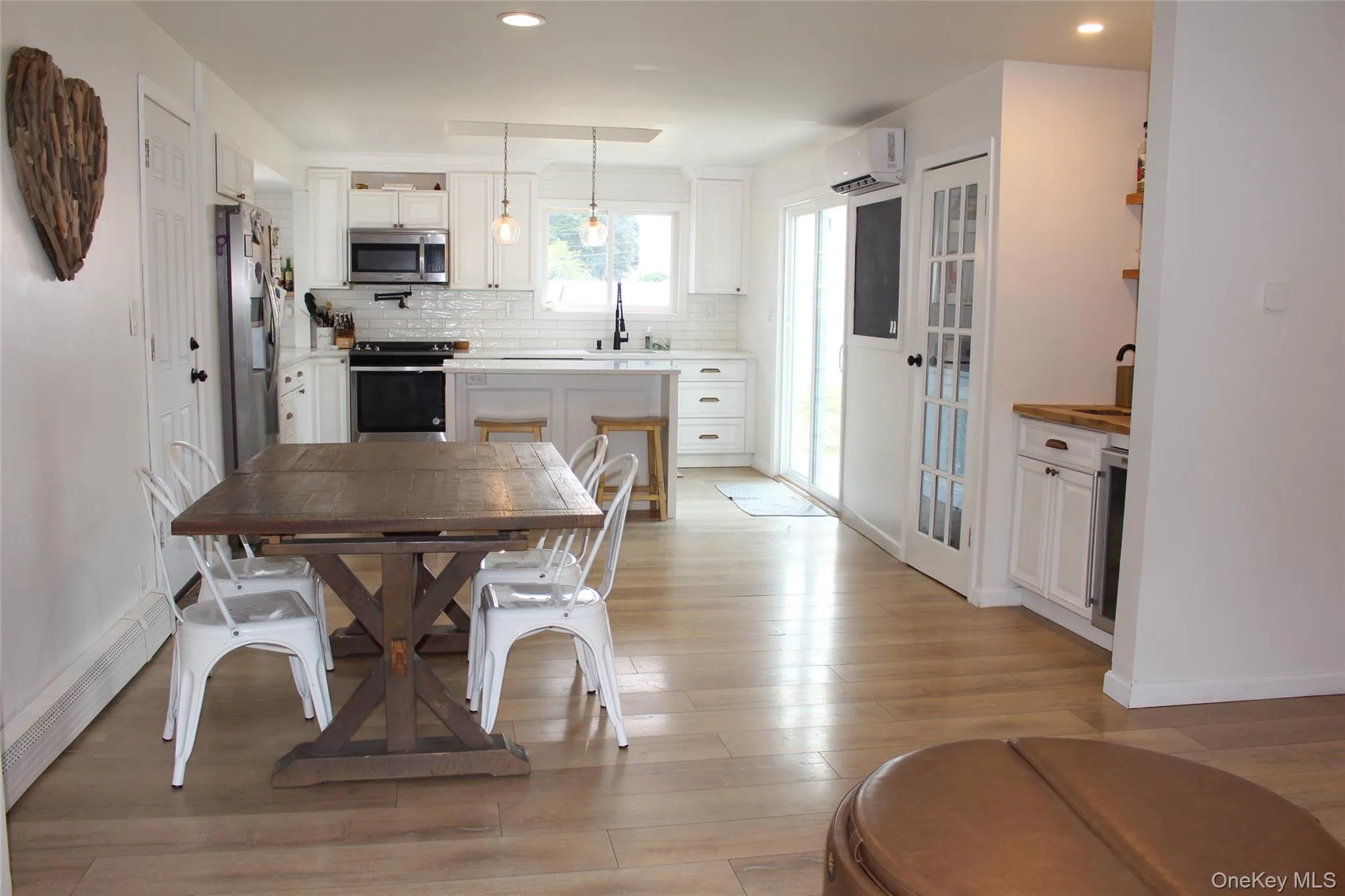 12 Carol Drive, Brookhaven, NY, 4 Bedrooms Bedrooms, 7 Rooms Rooms,1 BathroomBathrooms,Residential,For Rent,Carol,0,1023568 12 Carol Drive, Brookhaven, NY, 4 Bedrooms Bedrooms, 7 Rooms Rooms,1 BathroomBathrooms,Residential,For Rent,Carol,0,1023568