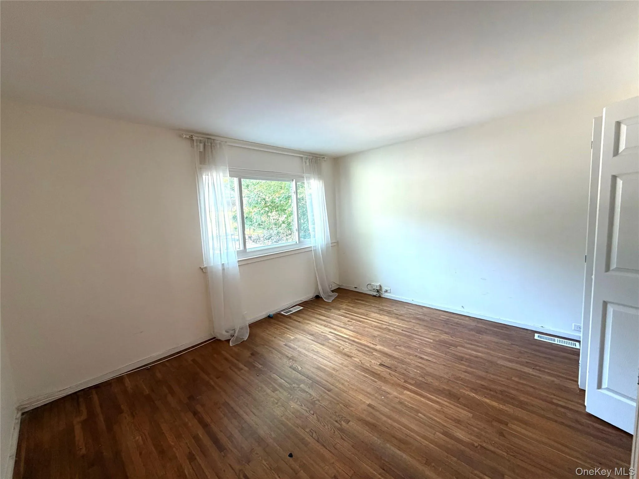 77 Sands Point Road, North Hempstead, NY, 3 Bedrooms Bedrooms, 6 Rooms Rooms,2 BathroomsBathrooms,Residential Lease,For Rent,Sands Point,0,1023569 77 Sands Point Road, North Hempstead, NY, 3 Bedrooms Bedrooms, 6 Rooms Rooms,2 BathroomsBathrooms,Residential Lease,For Rent,Sands Point,0,1023569