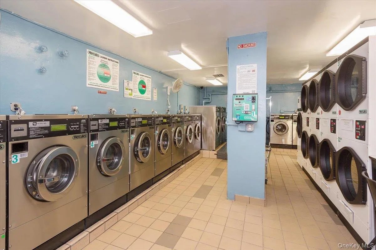 85-15 Main Street, New York, NY, 4 Rooms Rooms,1 BathroomBathrooms,Residential,For Rent,Main,0,1023577 85-15 Main Street, New York, NY, 4 Rooms Rooms,1 BathroomBathrooms,Residential,For Rent,Main,0,1023577