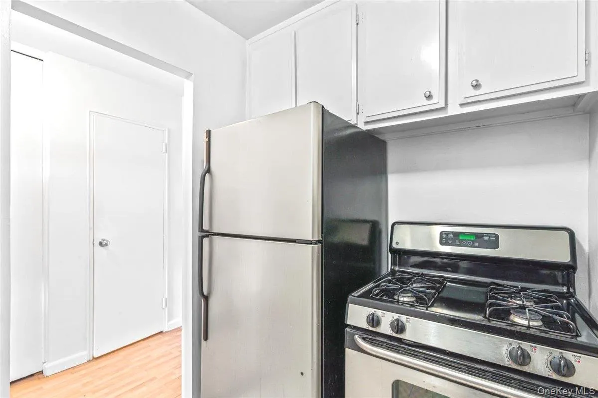 85-15 Main Street, New York, NY, 4 Rooms Rooms,1 BathroomBathrooms,Residential,For Rent,Main,0,1023577 85-15 Main Street, New York, NY, 4 Rooms Rooms,1 BathroomBathrooms,Residential,For Rent,Main,0,1023577