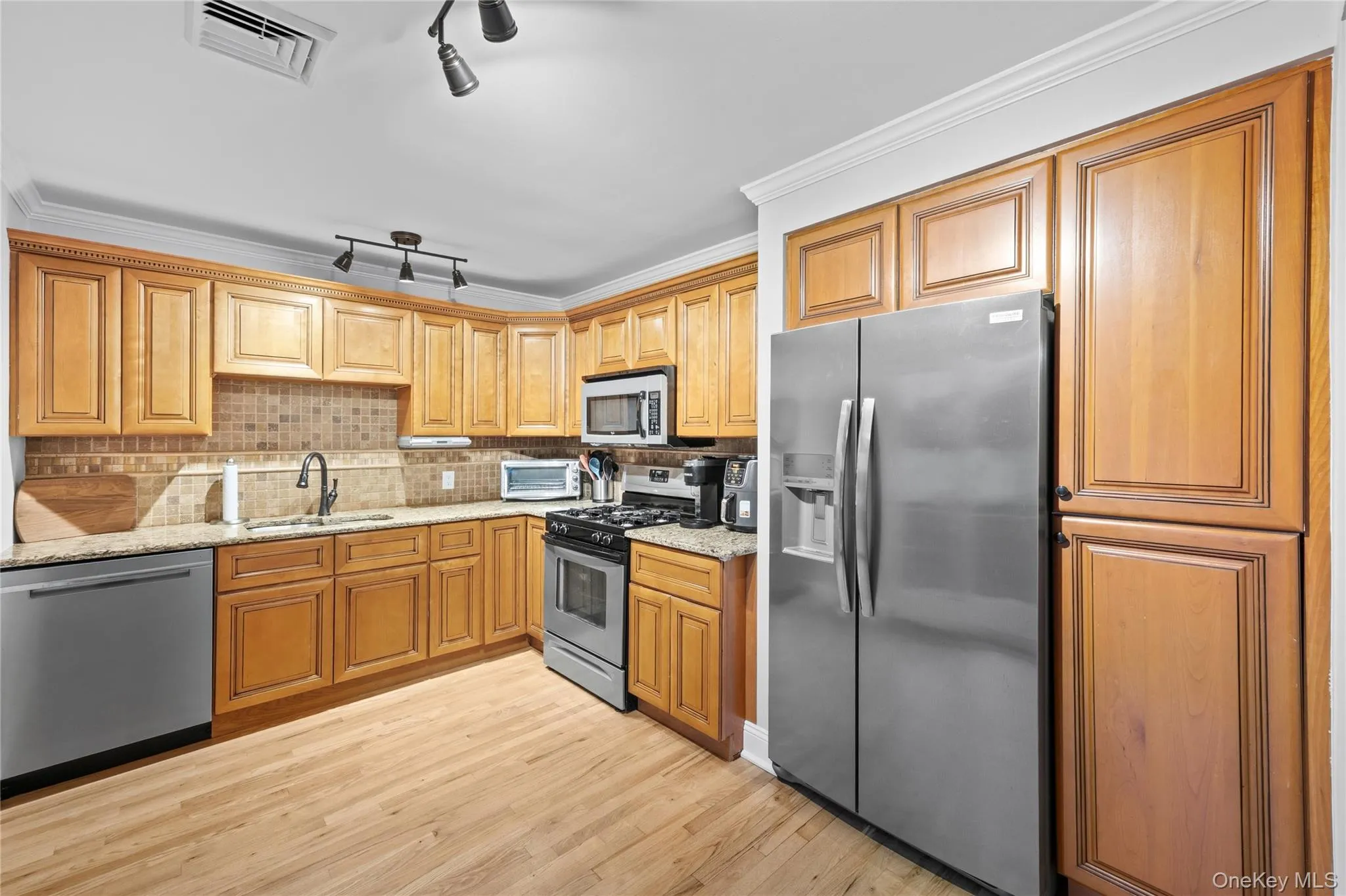 27 Nottinghill Drive, Oyster Bay, NY, 3 Bedrooms Bedrooms, 7 Rooms Rooms,2 BathroomsBathrooms,Residential,For Rent,Nottinghill,0,1023578 27 Nottinghill Drive, Oyster Bay, NY, 3 Bedrooms Bedrooms, 7 Rooms Rooms,2 BathroomsBathrooms,Residential,For Rent,Nottinghill,0,1023578