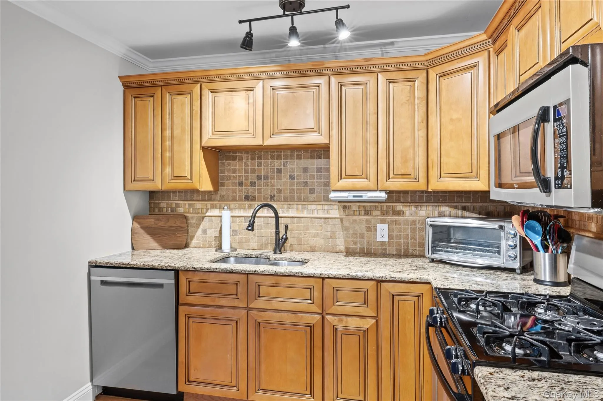 27 Nottinghill Drive, Oyster Bay, NY, 3 Bedrooms Bedrooms, 7 Rooms Rooms,2 BathroomsBathrooms,Residential,For Rent,Nottinghill,0,1023578 27 Nottinghill Drive, Oyster Bay, NY, 3 Bedrooms Bedrooms, 7 Rooms Rooms,2 BathroomsBathrooms,Residential,For Rent,Nottinghill,0,1023578