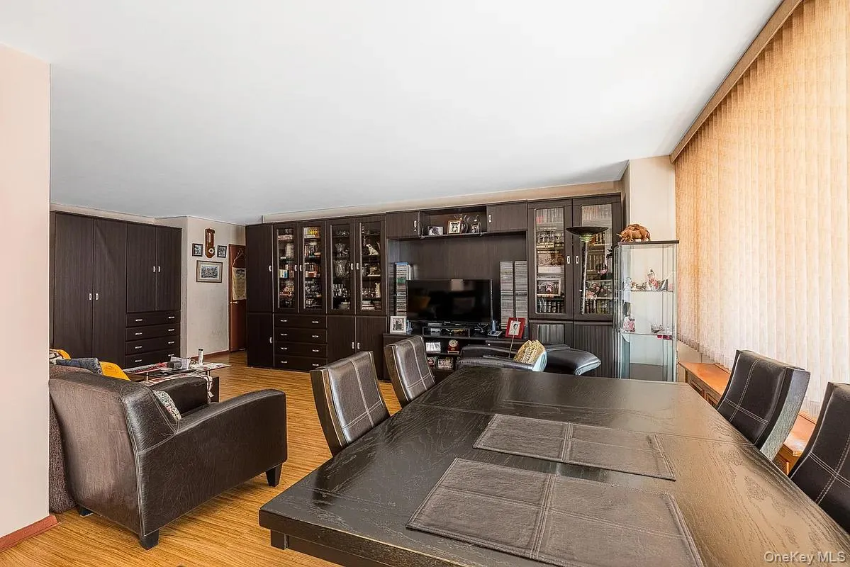 2925 5th Street, New York, NY, 1 Bedroom Bedrooms, 3 Rooms Rooms,1 BathroomBathrooms,Residential,For Rent,5th,0,1023580 2925 5th Street, New York, NY, 1 Bedroom Bedrooms, 3 Rooms Rooms,1 BathroomBathrooms,Residential,For Rent,5th,0,1023580