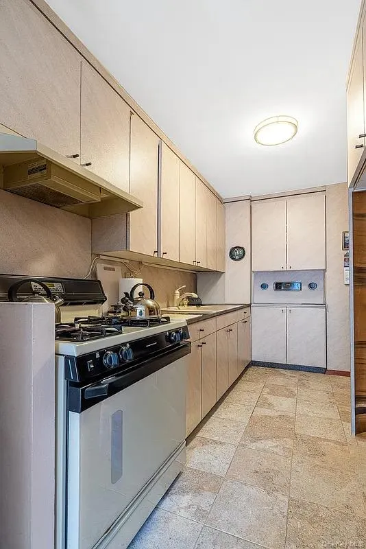 2925 5th Street, New York, NY, 1 Bedroom Bedrooms, 3 Rooms Rooms,1 BathroomBathrooms,Residential,For Rent,5th,0,1023580 2925 5th Street, New York, NY, 1 Bedroom Bedrooms, 3 Rooms Rooms,1 BathroomBathrooms,Residential,For Rent,5th,0,1023580