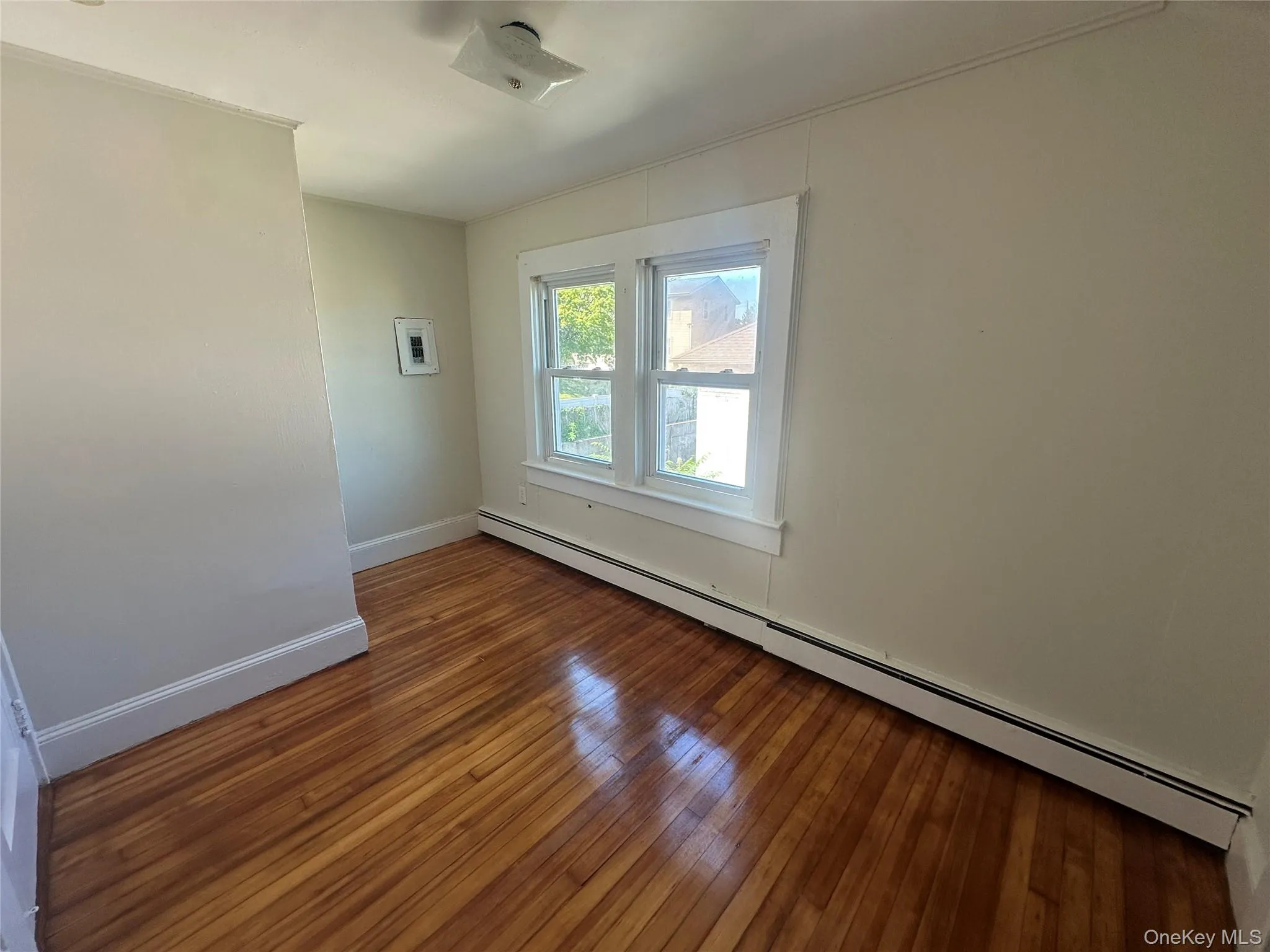 45 Landing Road, Glen Cove, NY, 3 Bedrooms Bedrooms, 5 Rooms Rooms,1 BathroomBathrooms,Residential Lease,For Rent,Landing,0,1023587 45 Landing Road, Glen Cove, NY, 3 Bedrooms Bedrooms, 5 Rooms Rooms,1 BathroomBathrooms,Residential Lease,For Rent,Landing,0,1023587