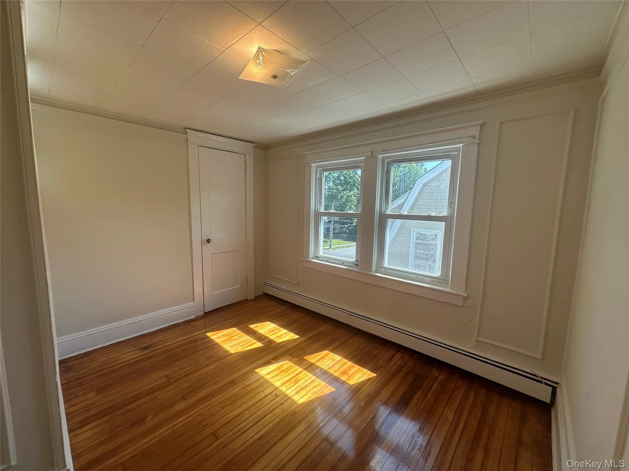 45 Landing Road, Glen Cove, NY, 3 Bedrooms Bedrooms, 5 Rooms Rooms,1 BathroomBathrooms,Residential Lease,For Rent,Landing,0,1023587 45 Landing Road, Glen Cove, NY, 3 Bedrooms Bedrooms, 5 Rooms Rooms,1 BathroomBathrooms,Residential Lease,For Rent,Landing,0,1023587