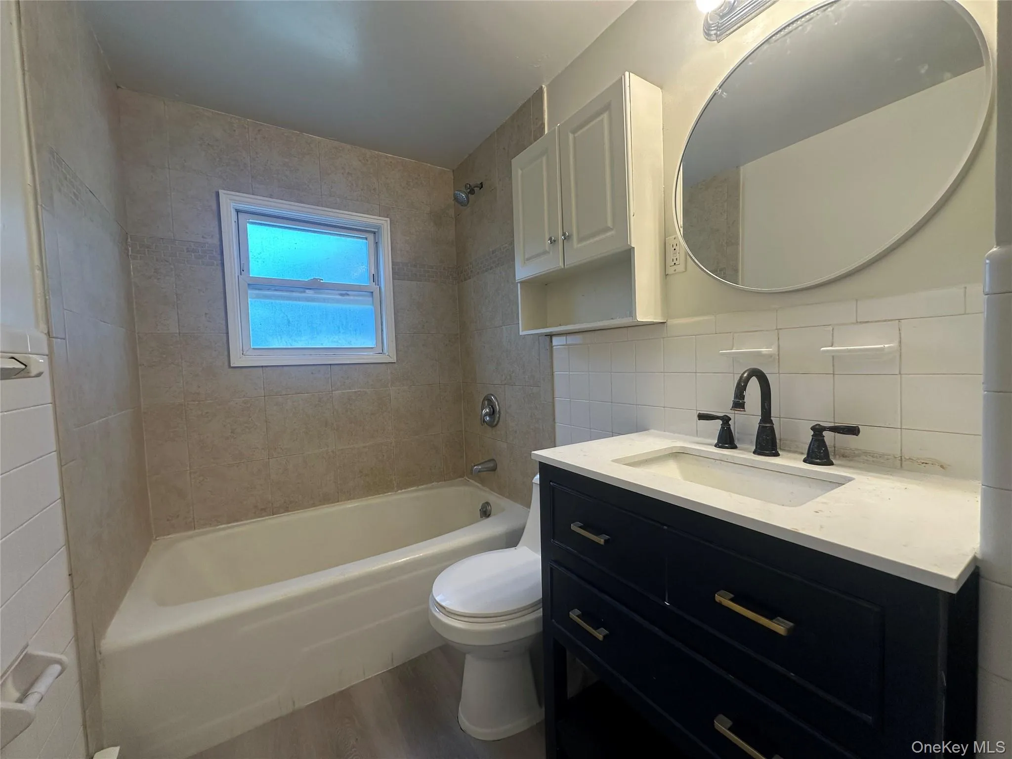 45 Landing Road, Glen Cove, NY, 3 Bedrooms Bedrooms, 5 Rooms Rooms,1 BathroomBathrooms,Residential Lease,For Rent,Landing,0,1023587 45 Landing Road, Glen Cove, NY, 3 Bedrooms Bedrooms, 5 Rooms Rooms,1 BathroomBathrooms,Residential Lease,For Rent,Landing,0,1023587
