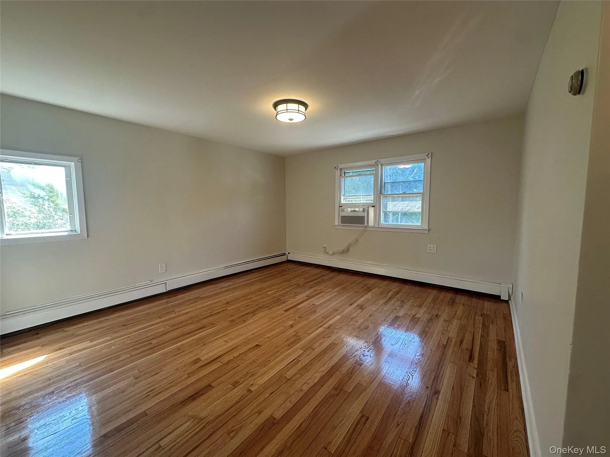 45 Landing Road, Glen Cove, NY, 3 Bedrooms Bedrooms, 5 Rooms Rooms,1 BathroomBathrooms,Residential Lease,For Rent,Landing,0,1023587 45 Landing Road, Glen Cove, NY, 3 Bedrooms Bedrooms, 5 Rooms Rooms,1 BathroomBathrooms,Residential Lease,For Rent,Landing,0,1023587