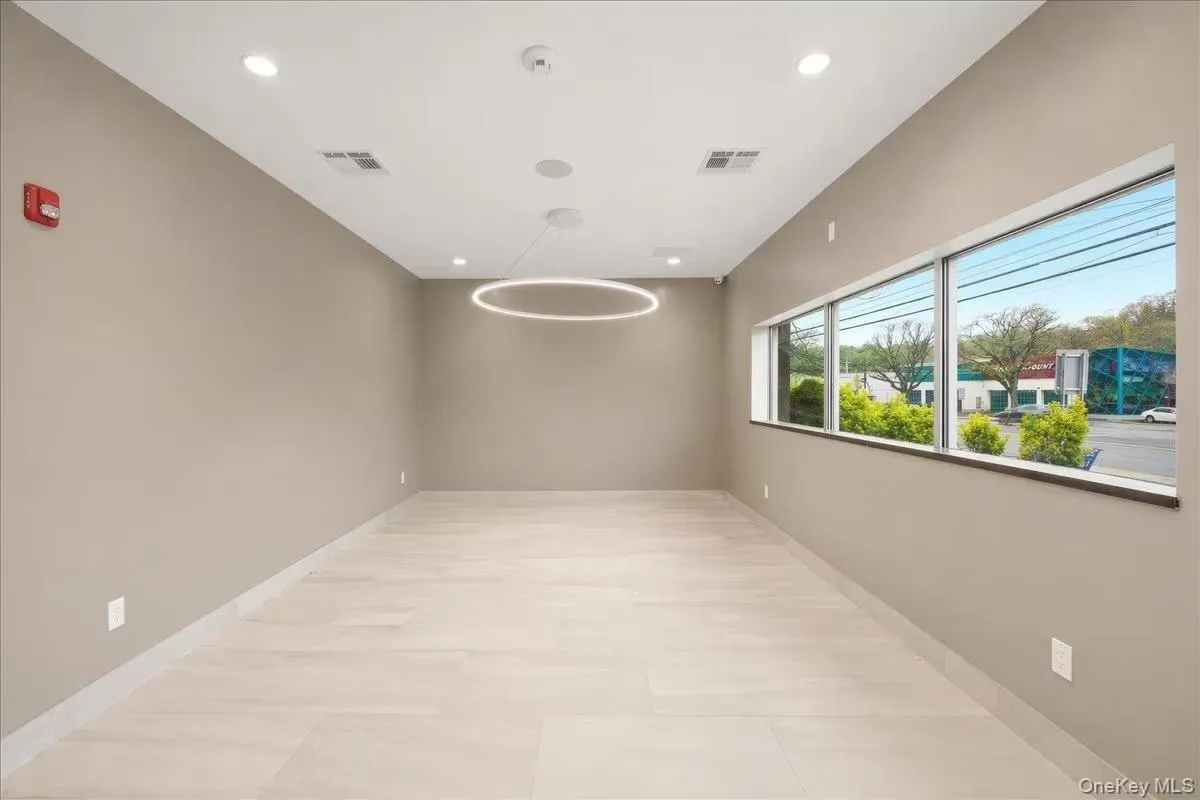 860 Central Park Avenue, Scarsdale, NY, ,Commercial Lease,For Rent,Central Park,0,1023589 860 Central Park Avenue, Scarsdale, NY, ,Commercial Lease,For Rent,Central Park,0,1023589
