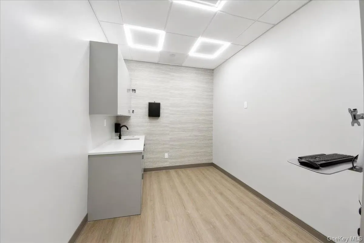860 Central Park Avenue, Scarsdale, NY, ,Commercial Lease,For Rent,Central Park,0,1023589 860 Central Park Avenue, Scarsdale, NY, ,Commercial Lease,For Rent,Central Park,0,1023589