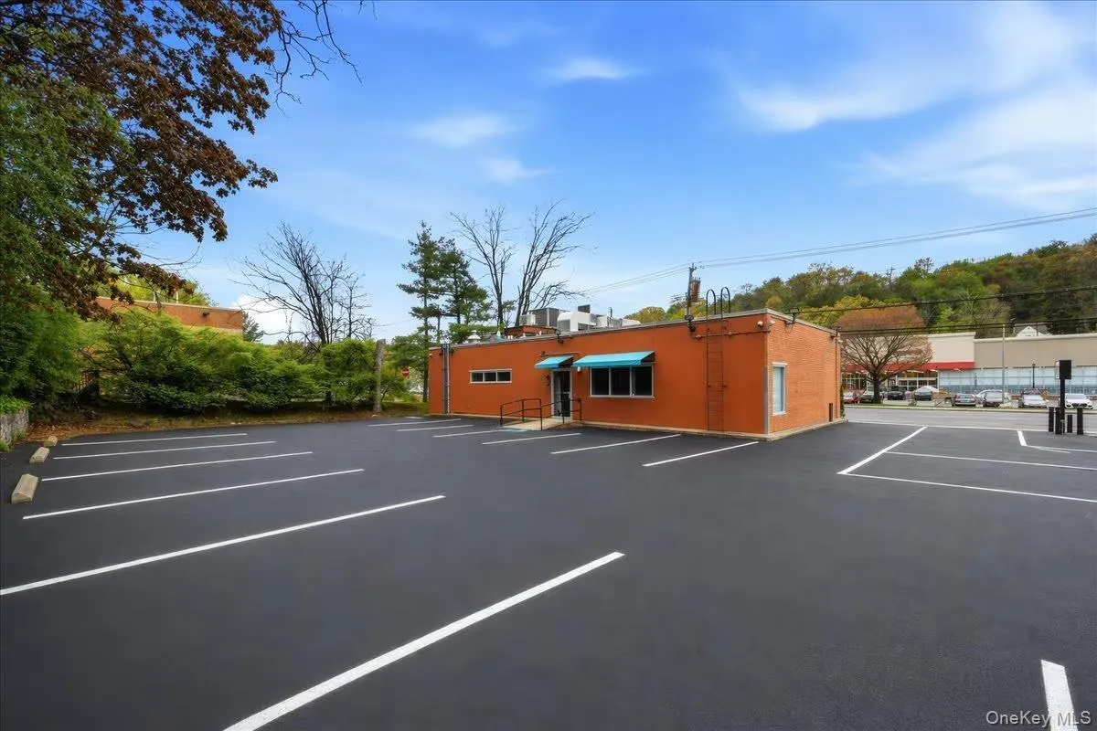 860 Central Park Avenue, Scarsdale, NY, ,Commercial Lease,For Rent,Central Park,0,1023589 860 Central Park Avenue, Scarsdale, NY, ,Commercial Lease,For Rent,Central Park,0,1023589