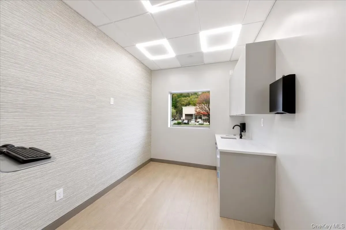 860 Central Park Avenue, Scarsdale, NY, ,Commercial Lease,For Rent,Central Park,0,1023589 860 Central Park Avenue, Scarsdale, NY, ,Commercial Lease,For Rent,Central Park,0,1023589