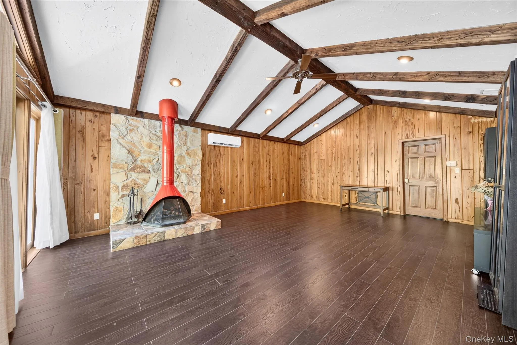 26 Oaks Hunt Road, North Hempstead, NY, 3 Bedrooms Bedrooms, 7 Rooms Rooms,2 BathroomsBathrooms,Residential,For Rent,Oaks Hunt,0,1023591 26 Oaks Hunt Road, North Hempstead, NY, 3 Bedrooms Bedrooms, 7 Rooms Rooms,2 BathroomsBathrooms,Residential,For Rent,Oaks Hunt,0,1023591