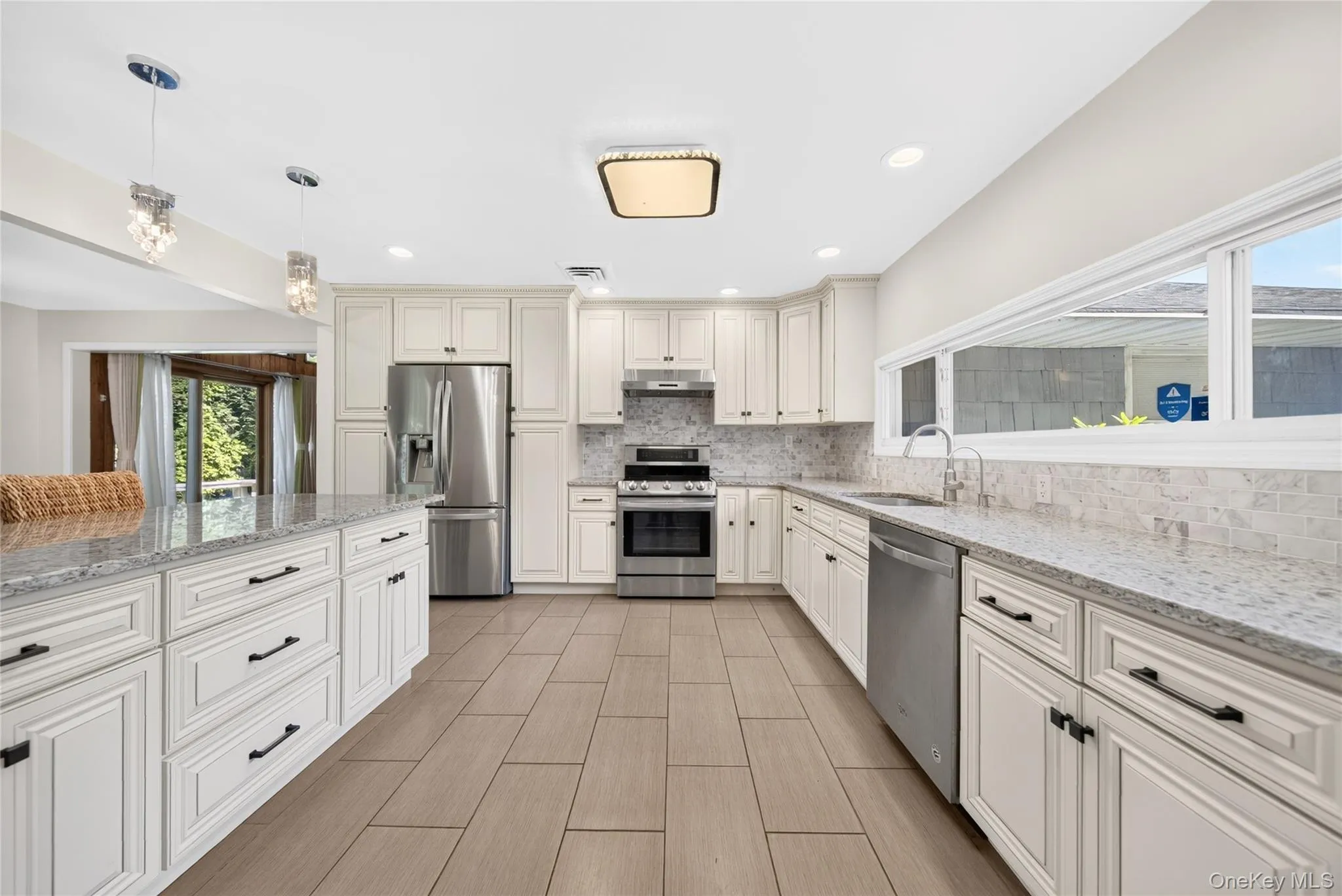 26 Oaks Hunt Road, North Hempstead, NY, 3 Bedrooms Bedrooms, 7 Rooms Rooms,2 BathroomsBathrooms,Residential,For Rent,Oaks Hunt,0,1023591 26 Oaks Hunt Road, North Hempstead, NY, 3 Bedrooms Bedrooms, 7 Rooms Rooms,2 BathroomsBathrooms,Residential,For Rent,Oaks Hunt,0,1023591