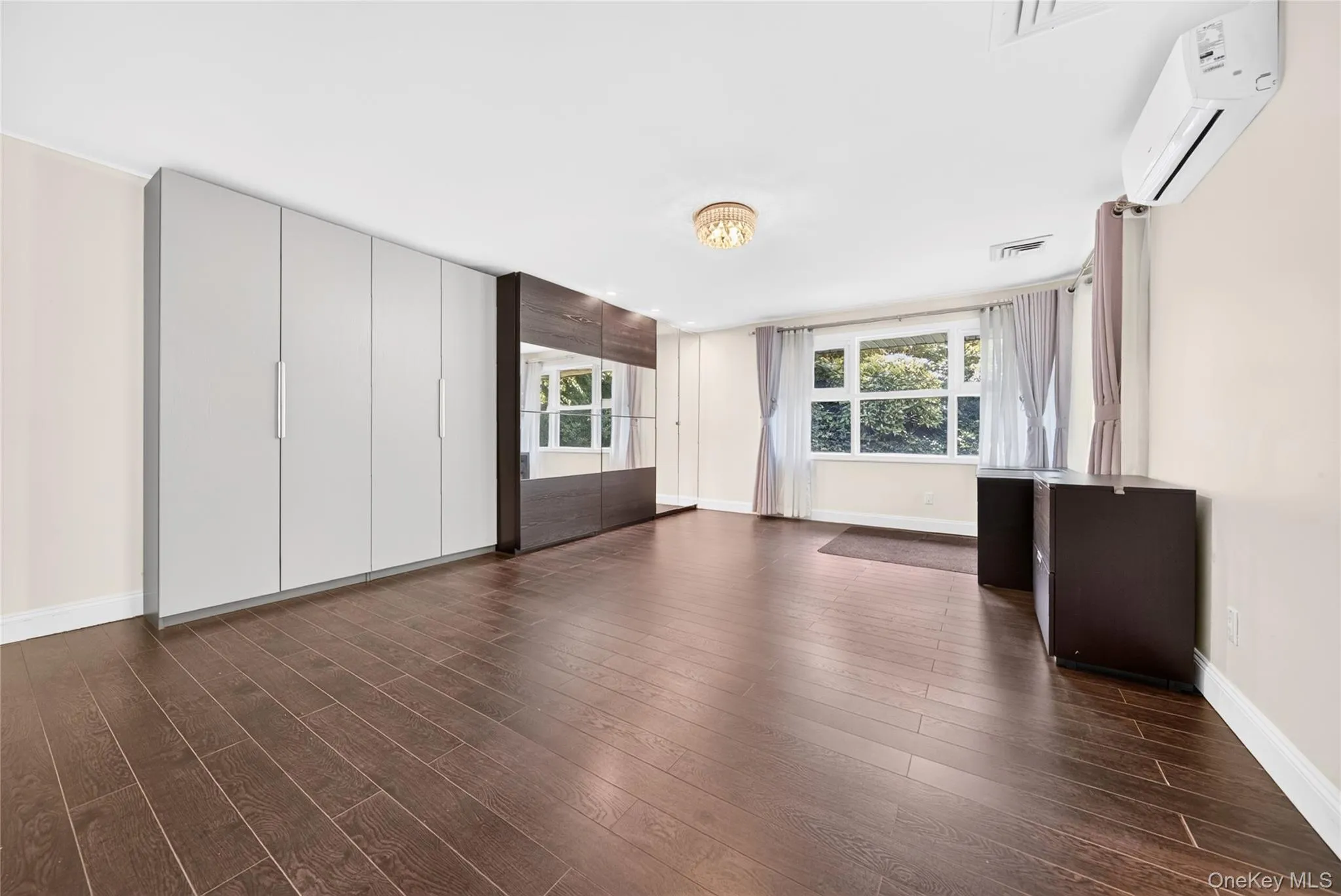 26 Oaks Hunt Road, North Hempstead, NY, 3 Bedrooms Bedrooms, 7 Rooms Rooms,2 BathroomsBathrooms,Residential,For Rent,Oaks Hunt,0,1023591 26 Oaks Hunt Road, North Hempstead, NY, 3 Bedrooms Bedrooms, 7 Rooms Rooms,2 BathroomsBathrooms,Residential,For Rent,Oaks Hunt,0,1023591