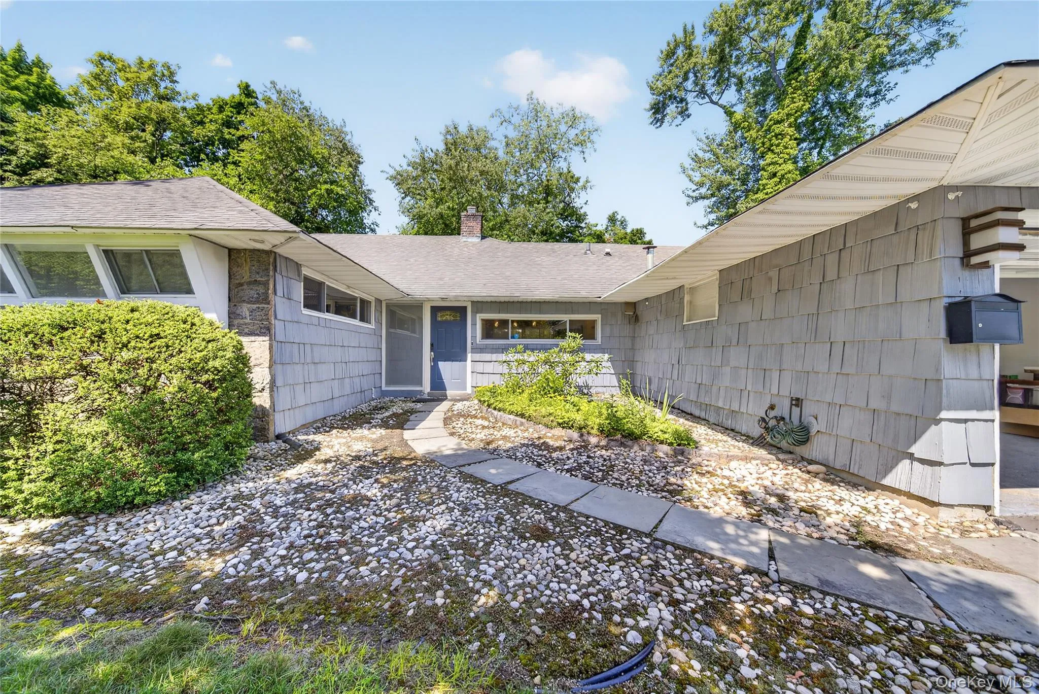 26 Oaks Hunt Road, North Hempstead, NY, 3 Bedrooms Bedrooms, 7 Rooms Rooms,2 BathroomsBathrooms,Residential,For Rent,Oaks Hunt,0,1023591 26 Oaks Hunt Road, North Hempstead, NY, 3 Bedrooms Bedrooms, 7 Rooms Rooms,2 BathroomsBathrooms,Residential,For Rent,Oaks Hunt,0,1023591