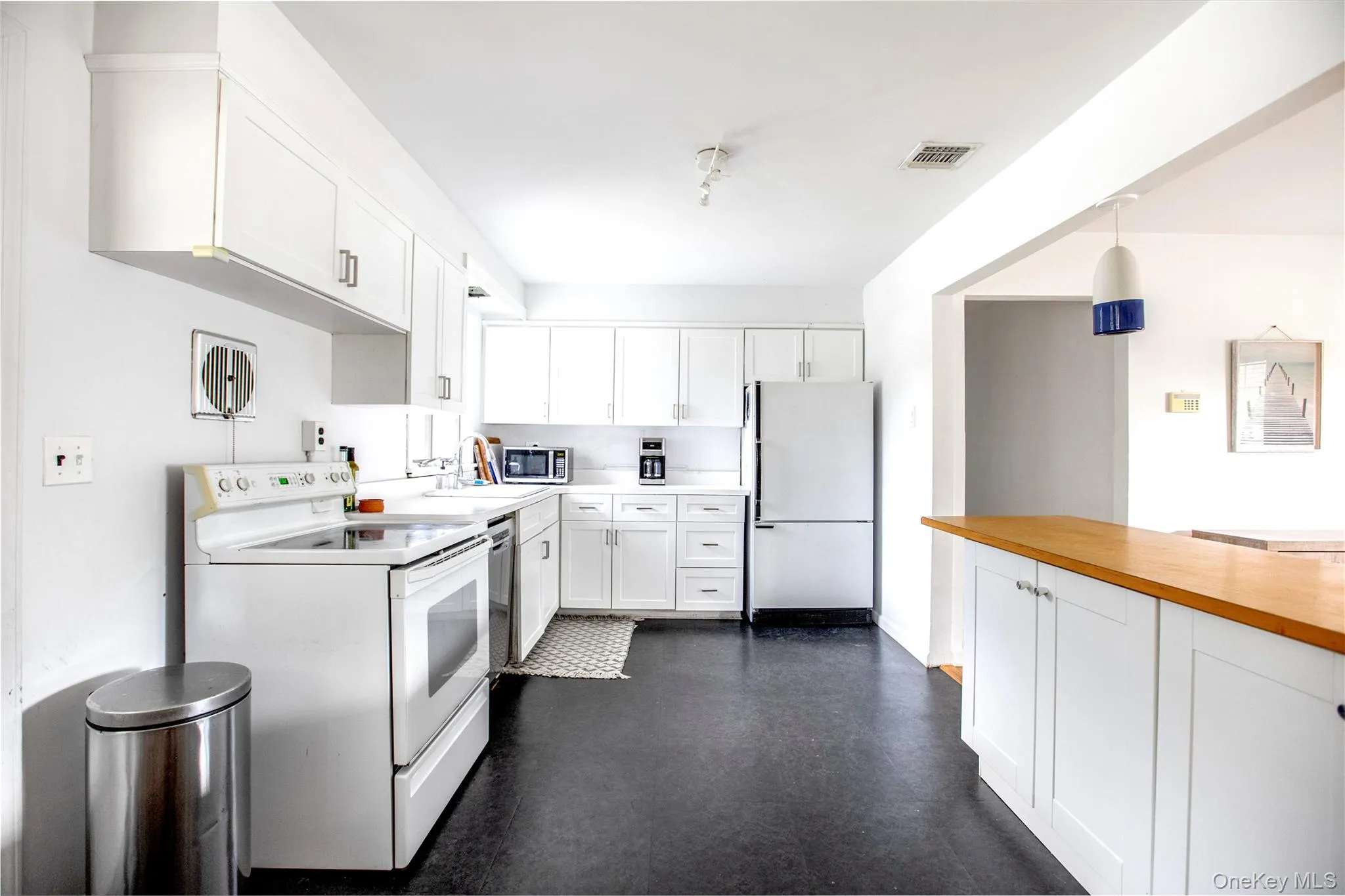 32 General McLean Drive, Brookhaven, NY, 3 Bedrooms Bedrooms, 7 Rooms Rooms,2 BathroomsBathrooms,Residential Lease,For Rent,General McLean,0,1023602 32 General McLean Drive, Brookhaven, NY, 3 Bedrooms Bedrooms, 7 Rooms Rooms,2 BathroomsBathrooms,Residential Lease,For Rent,General McLean,0,1023602