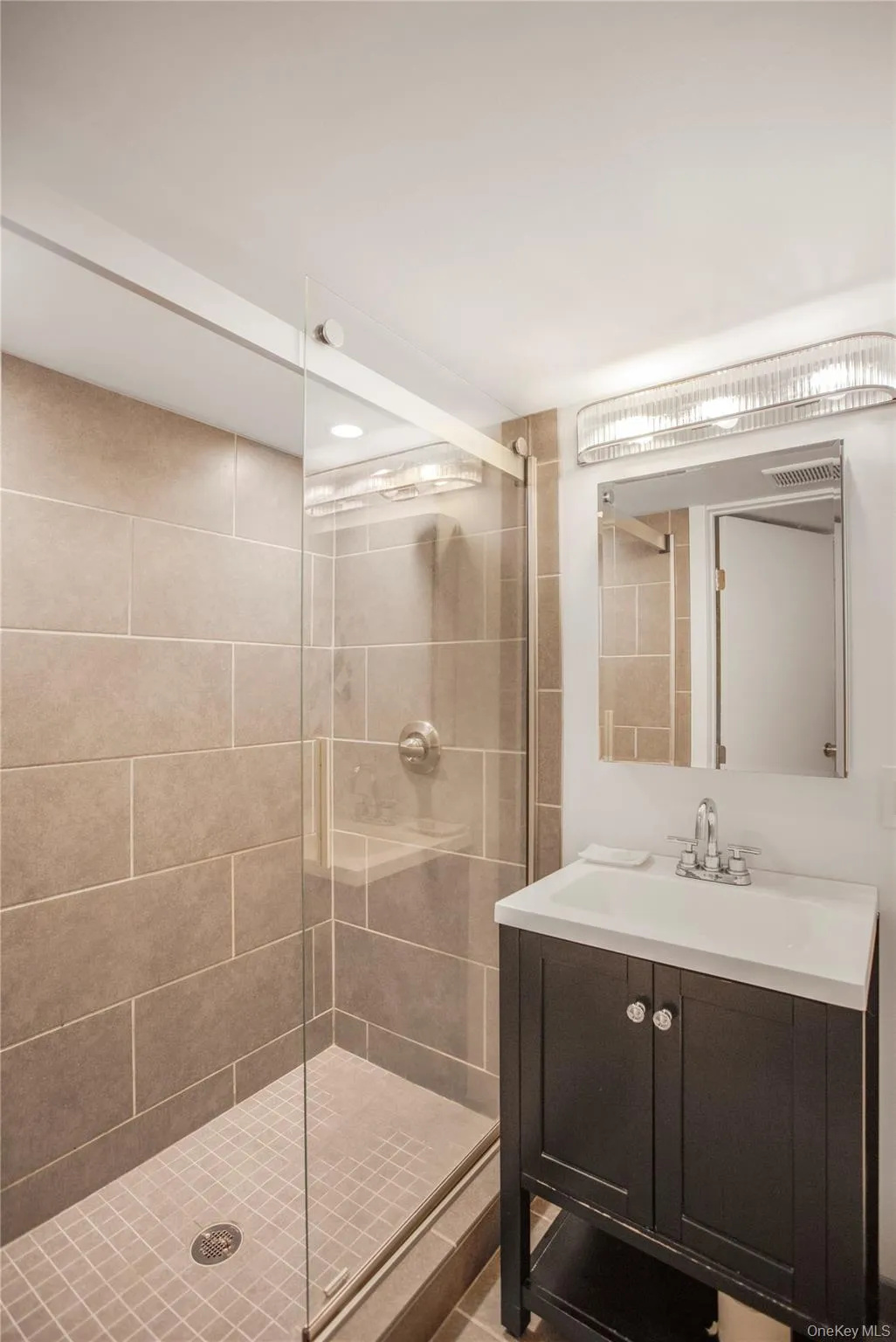 32 General McLean Drive, Brookhaven, NY, 3 Bedrooms Bedrooms, 7 Rooms Rooms,2 BathroomsBathrooms,Residential Lease,For Rent,General McLean,0,1023602 32 General McLean Drive, Brookhaven, NY, 3 Bedrooms Bedrooms, 7 Rooms Rooms,2 BathroomsBathrooms,Residential Lease,For Rent,General McLean,0,1023602