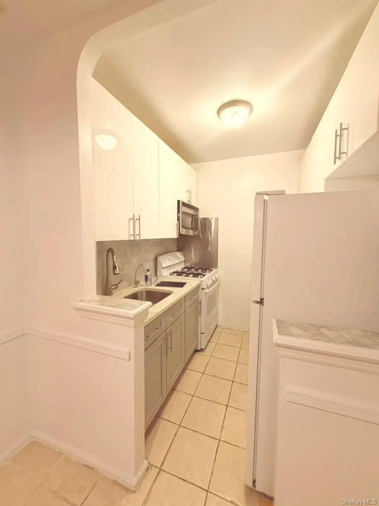 65-70 Booth Street, New York, NY, 2 Bedrooms Bedrooms, 4 Rooms Rooms,1 BathroomBathrooms,Residential,For Rent,Booth,0,1023611 65-70 Booth Street, New York, NY, 2 Bedrooms Bedrooms, 4 Rooms Rooms,1 BathroomBathrooms,Residential,For Rent,Booth,0,1023611