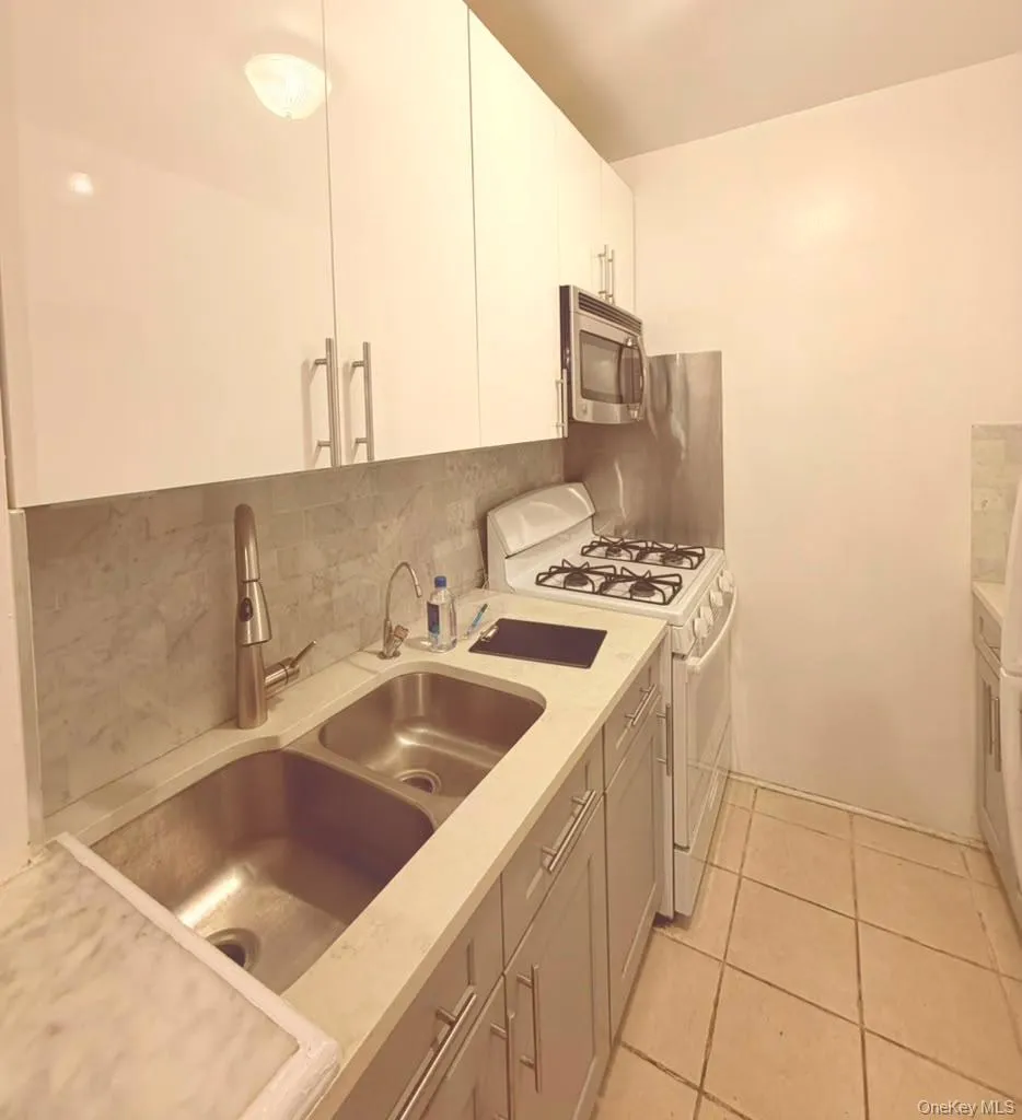 65-70 Booth Street, New York, NY, 2 Bedrooms Bedrooms, 4 Rooms Rooms,1 BathroomBathrooms,Residential,For Rent,Booth,0,1023611 65-70 Booth Street, New York, NY, 2 Bedrooms Bedrooms, 4 Rooms Rooms,1 BathroomBathrooms,Residential,For Rent,Booth,0,1023611