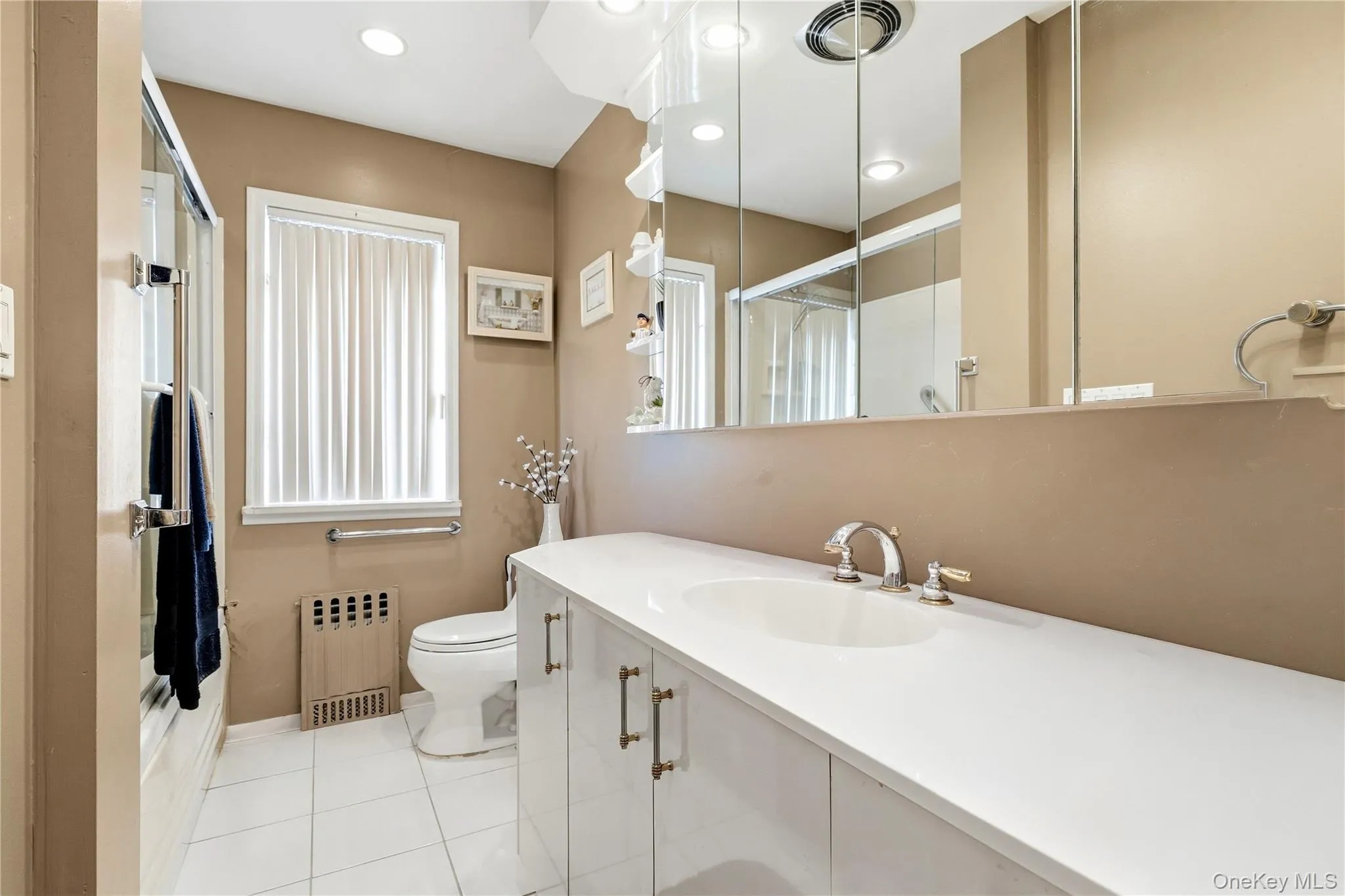 64 Linden Boulevard, Oyster Bay, NY, 3 Bedrooms Bedrooms, 6 Rooms Rooms,1 BathroomBathrooms,Residential,For Rent,Linden,0,1023612 64 Linden Boulevard, Oyster Bay, NY, 3 Bedrooms Bedrooms, 6 Rooms Rooms,1 BathroomBathrooms,Residential,For Rent,Linden,0,1023612