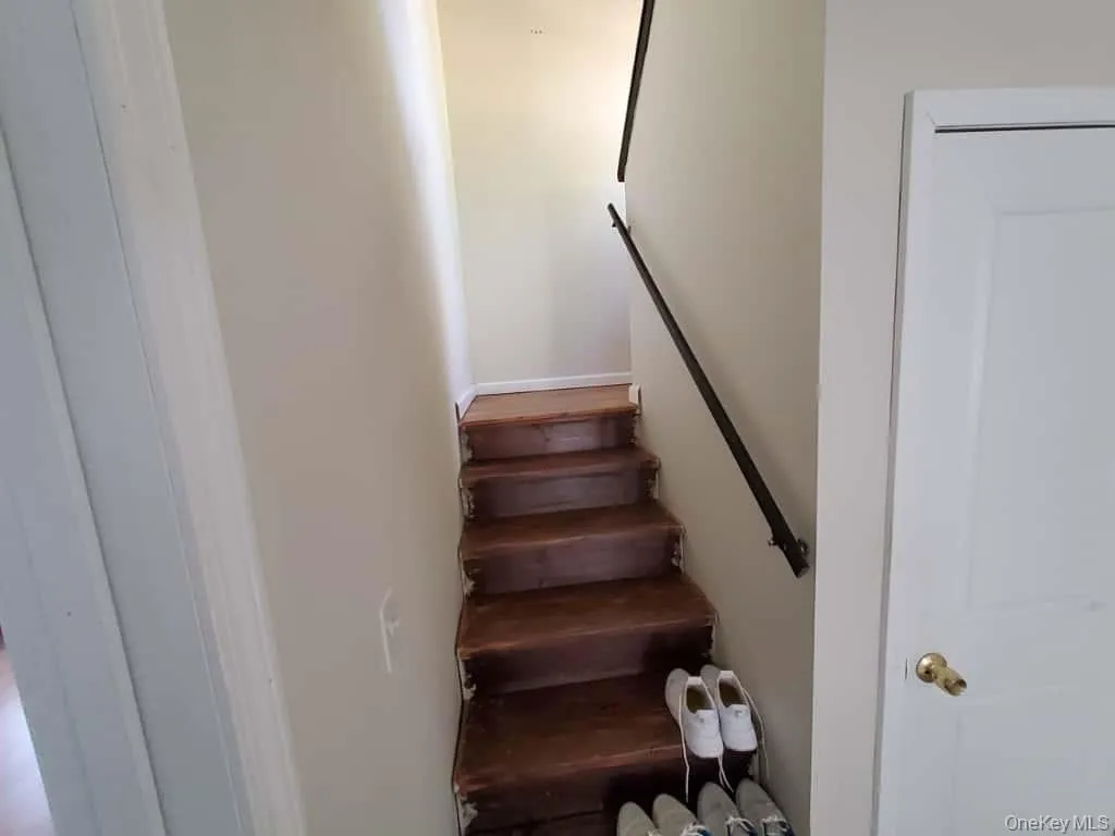 422 Spring Street, Monroe, NY, 2 Bedrooms Bedrooms, 5 Rooms Rooms,1 BathroomBathrooms,Residential Lease,For Rent,Spring,0,1023623 422 Spring Street, Monroe, NY, 2 Bedrooms Bedrooms, 5 Rooms Rooms,1 BathroomBathrooms,Residential Lease,For Rent,Spring,0,1023623