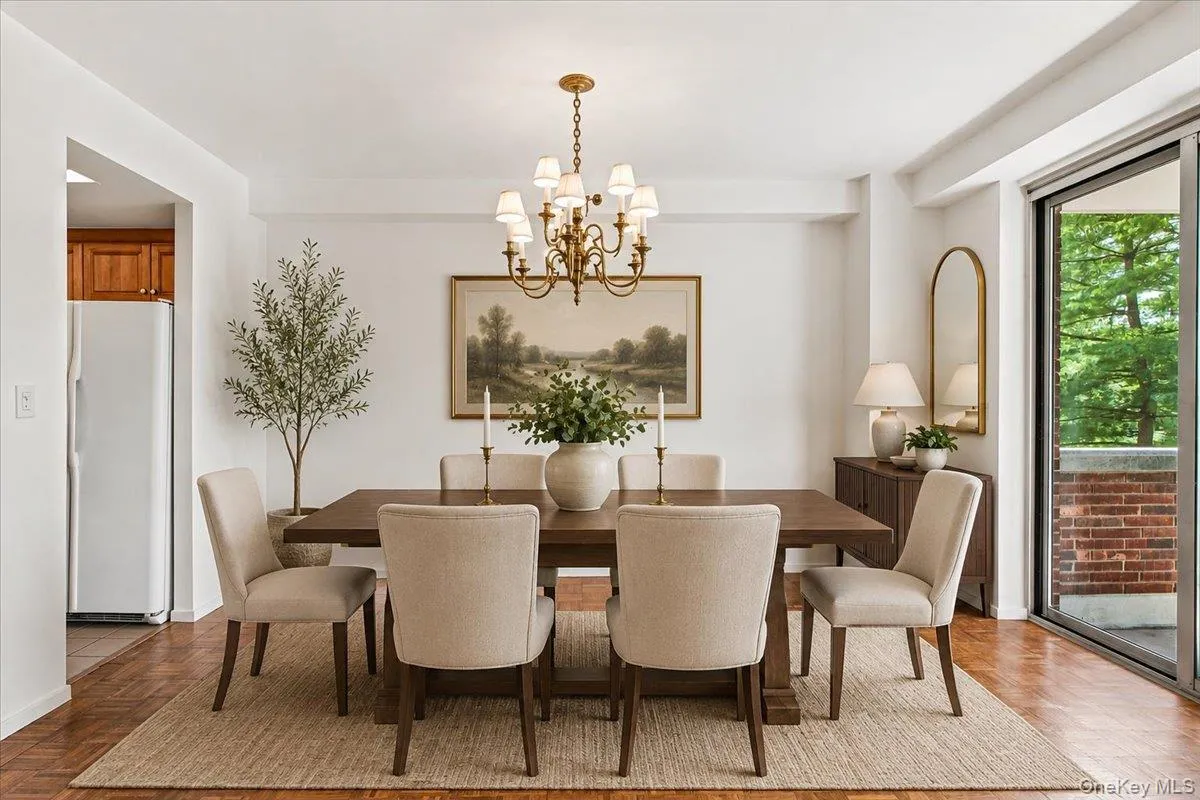 Virtually Staged Dining Room Virtually Staged Dining Room