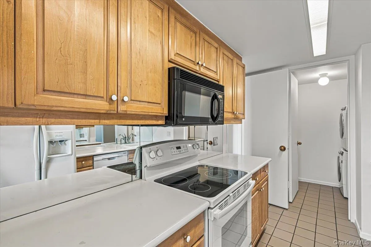 100 Hilton Avenue, Hempstead, NY, 1 Bedroom Bedrooms, 3 Rooms Rooms,1 BathroomBathrooms,Residential,For Rent,Hilton,0,1023624 100 Hilton Avenue, Hempstead, NY, 1 Bedroom Bedrooms, 3 Rooms Rooms,1 BathroomBathrooms,Residential,For Rent,Hilton,0,1023624