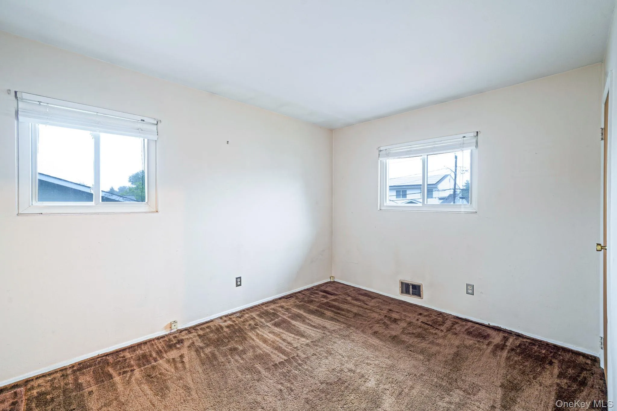 192 Hancock Street, Islip, NY, 4 Bedrooms Bedrooms, 9 Rooms Rooms,2 BathroomsBathrooms,Residential,For Rent,Hancock,0,1023626 192 Hancock Street, Islip, NY, 4 Bedrooms Bedrooms, 9 Rooms Rooms,2 BathroomsBathrooms,Residential,For Rent,Hancock,0,1023626