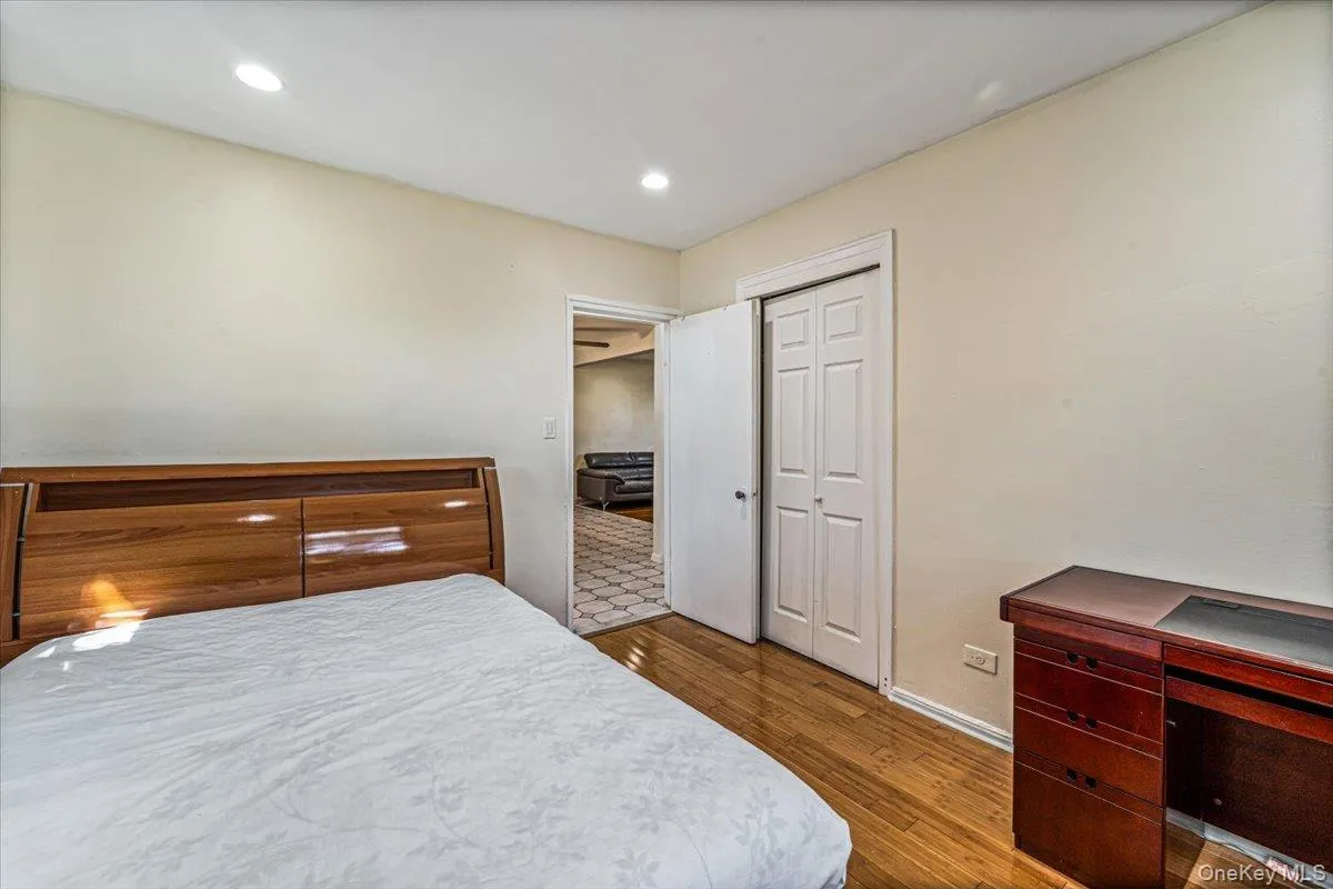 213-08 73rd Avenue, New York, NY, 2 Bedrooms Bedrooms, 4 Rooms Rooms,1 BathroomBathrooms,Residential,For Rent,73rd,0,1023630 213-08 73rd Avenue, New York, NY, 2 Bedrooms Bedrooms, 4 Rooms Rooms,1 BathroomBathrooms,Residential,For Rent,73rd,0,1023630