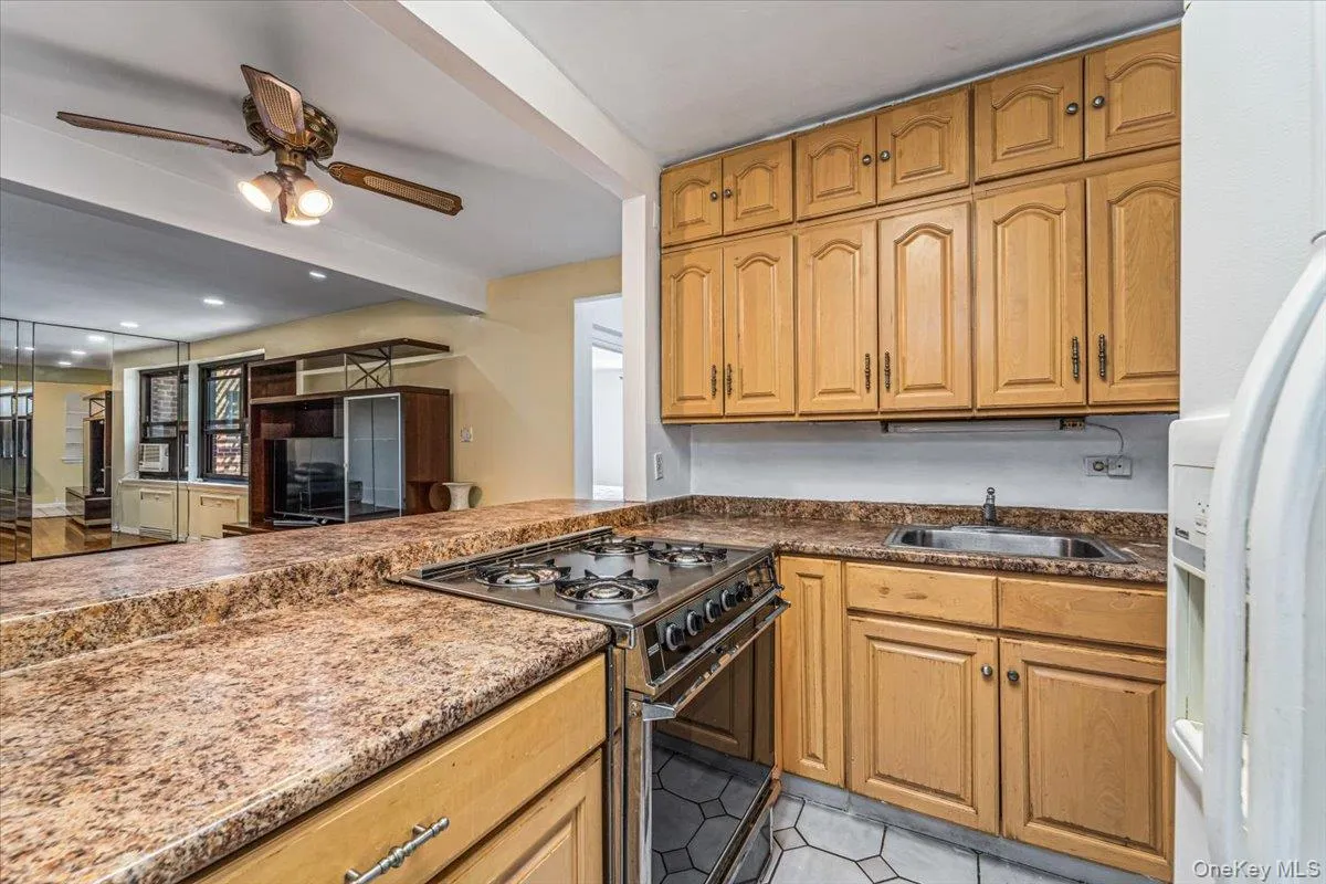 213-08 73rd Avenue, New York, NY, 2 Bedrooms Bedrooms, 4 Rooms Rooms,1 BathroomBathrooms,Residential,For Rent,73rd,0,1023630 213-08 73rd Avenue, New York, NY, 2 Bedrooms Bedrooms, 4 Rooms Rooms,1 BathroomBathrooms,Residential,For Rent,73rd,0,1023630