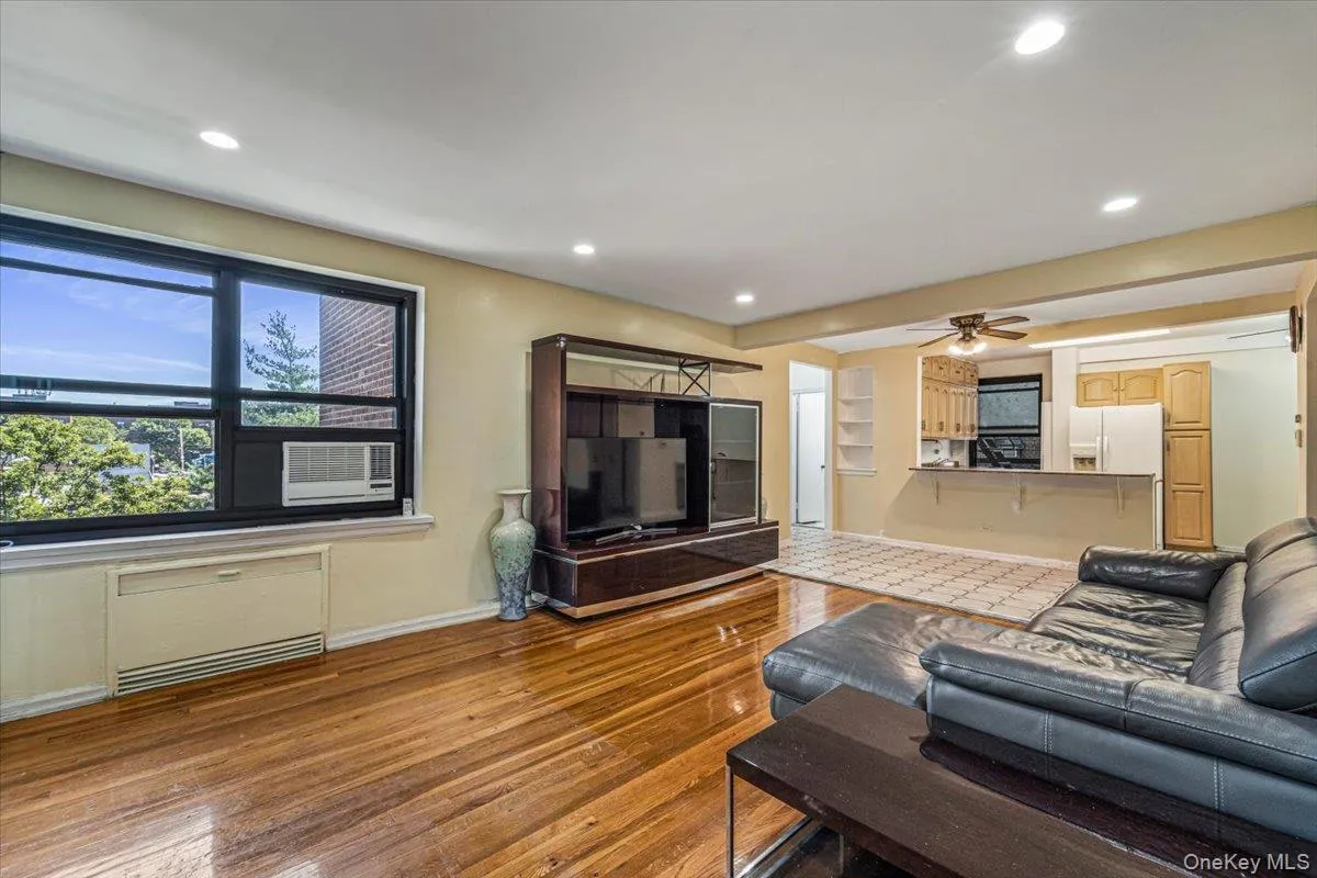 213-08 73rd Avenue, New York, NY, 2 Bedrooms Bedrooms, 4 Rooms Rooms,1 BathroomBathrooms,Residential,For Rent,73rd,0,1023630 213-08 73rd Avenue, New York, NY, 2 Bedrooms Bedrooms, 4 Rooms Rooms,1 BathroomBathrooms,Residential,For Rent,73rd,0,1023630