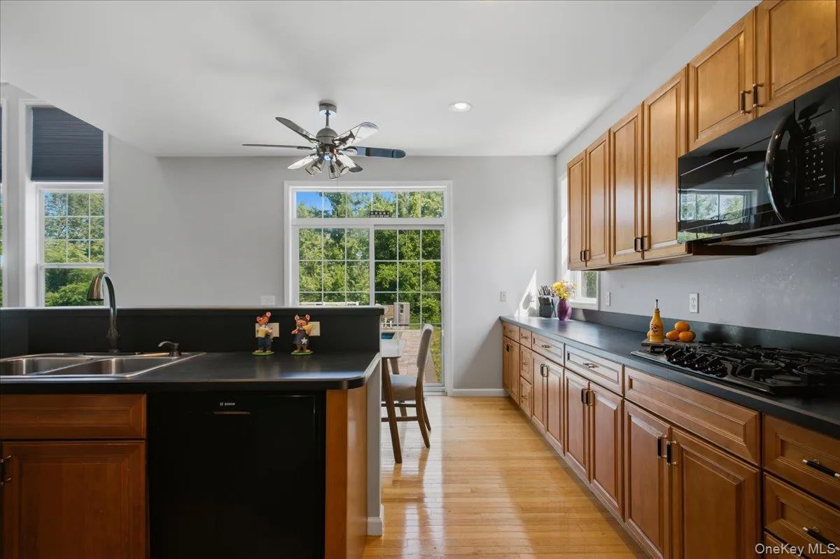 236 Buttonwood Way, East Fishkill, NY, 4 Bedrooms Bedrooms, 10 Rooms Rooms,2 BathroomsBathrooms,Residential,For Rent,Buttonwood,0,1023638 236 Buttonwood Way, East Fishkill, NY, 4 Bedrooms Bedrooms, 10 Rooms Rooms,2 BathroomsBathrooms,Residential,For Rent,Buttonwood,0,1023638