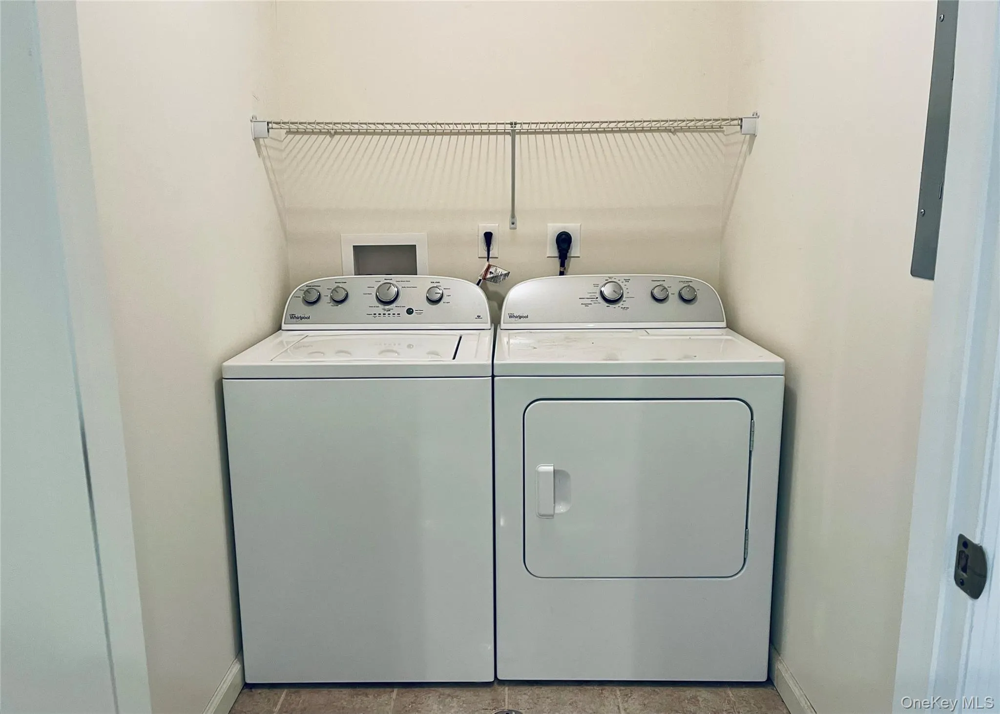 46 Islip Avenue, Islip, NY, 2 Bedrooms Bedrooms, 5 Rooms Rooms,2 BathroomsBathrooms,Residential Lease,For Rent,Islip,0,1023643 46 Islip Avenue, Islip, NY, 2 Bedrooms Bedrooms, 5 Rooms Rooms,2 BathroomsBathrooms,Residential Lease,For Rent,Islip,0,1023643