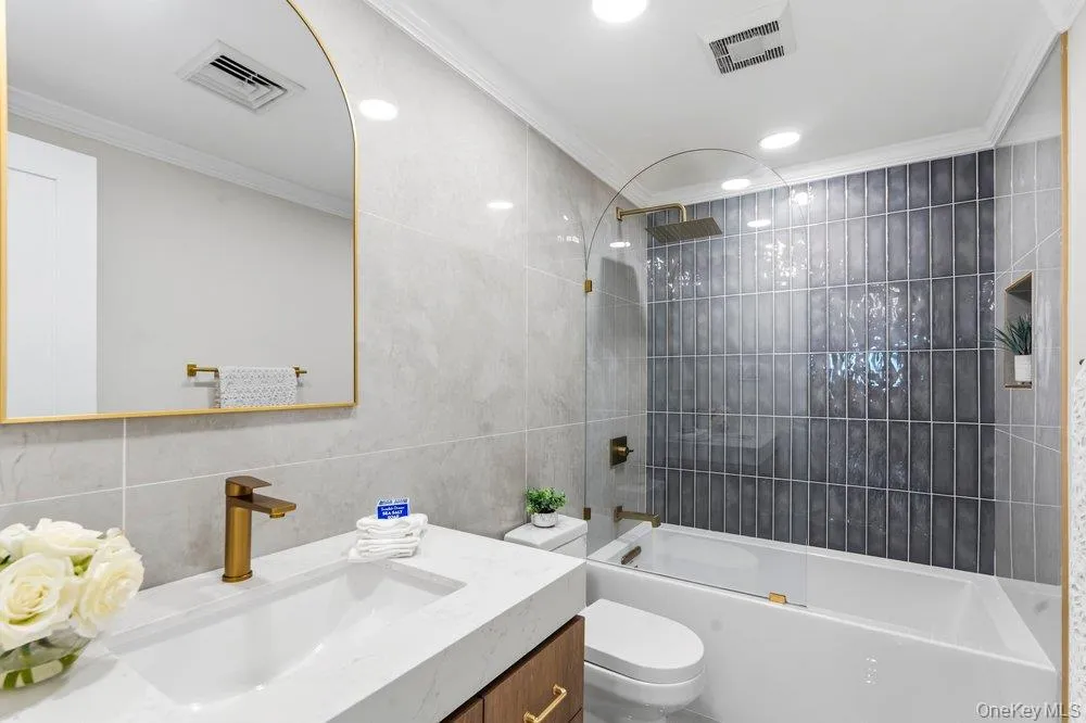 12 Park Drive, Oyster Bay, NY, 4 Bedrooms Bedrooms, 8 Rooms Rooms,2 BathroomsBathrooms,Residential,For Rent,Park,0,1023654 12 Park Drive, Oyster Bay, NY, 4 Bedrooms Bedrooms, 8 Rooms Rooms,2 BathroomsBathrooms,Residential,For Rent,Park,0,1023654