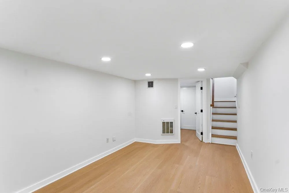 12 Park Drive, Oyster Bay, NY, 4 Bedrooms Bedrooms, 8 Rooms Rooms,2 BathroomsBathrooms,Residential,For Rent,Park,0,1023654 12 Park Drive, Oyster Bay, NY, 4 Bedrooms Bedrooms, 8 Rooms Rooms,2 BathroomsBathrooms,Residential,For Rent,Park,0,1023654