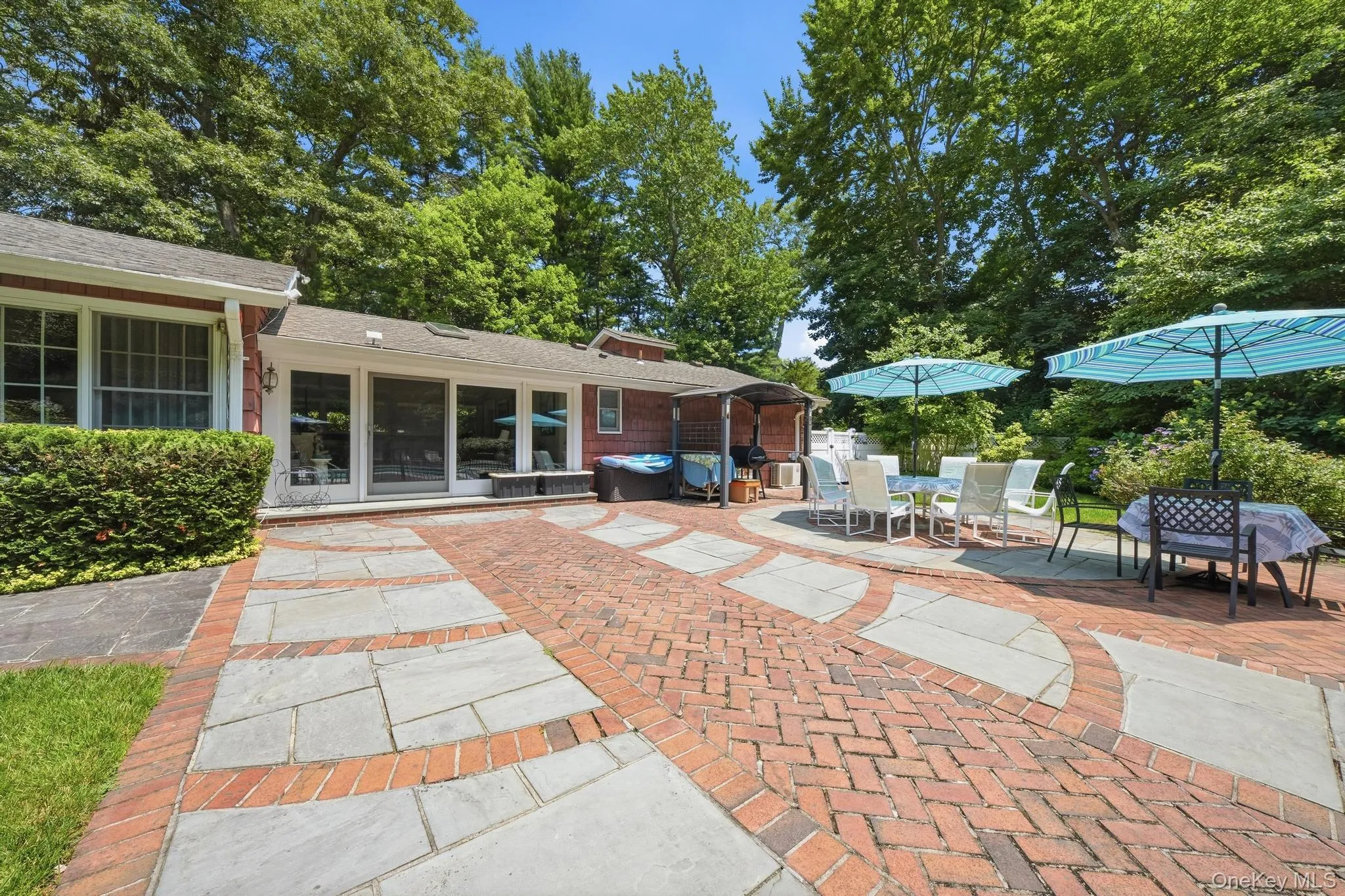 Large entertaining back yard Large entertaining back yard