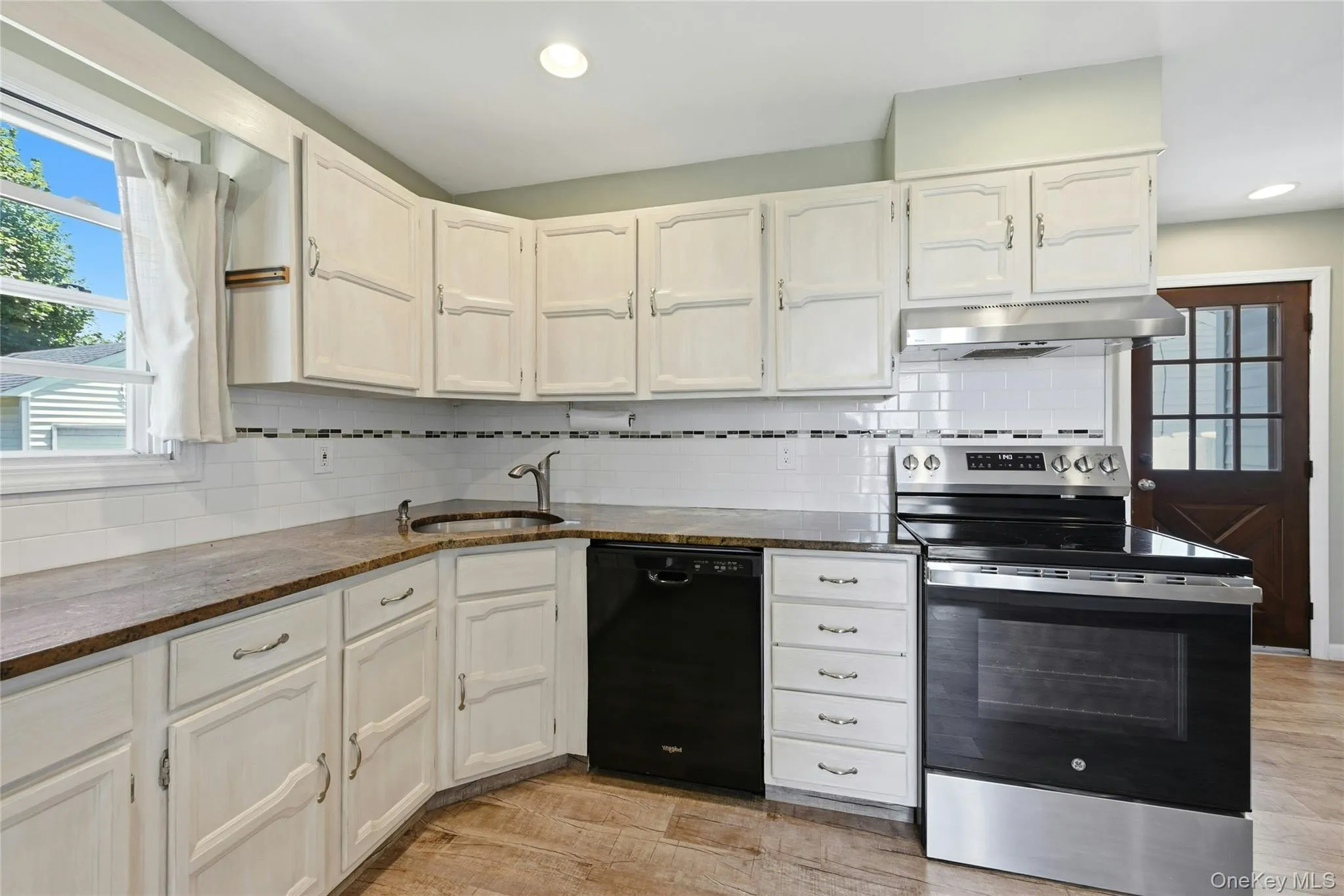 49 Bacon Lane, Babylon, NY, 3 Bedrooms Bedrooms, 5 Rooms Rooms,1 BathroomBathrooms,Residential,For Rent,Bacon,0,1023667 49 Bacon Lane, Babylon, NY, 3 Bedrooms Bedrooms, 5 Rooms Rooms,1 BathroomBathrooms,Residential,For Rent,Bacon,0,1023667