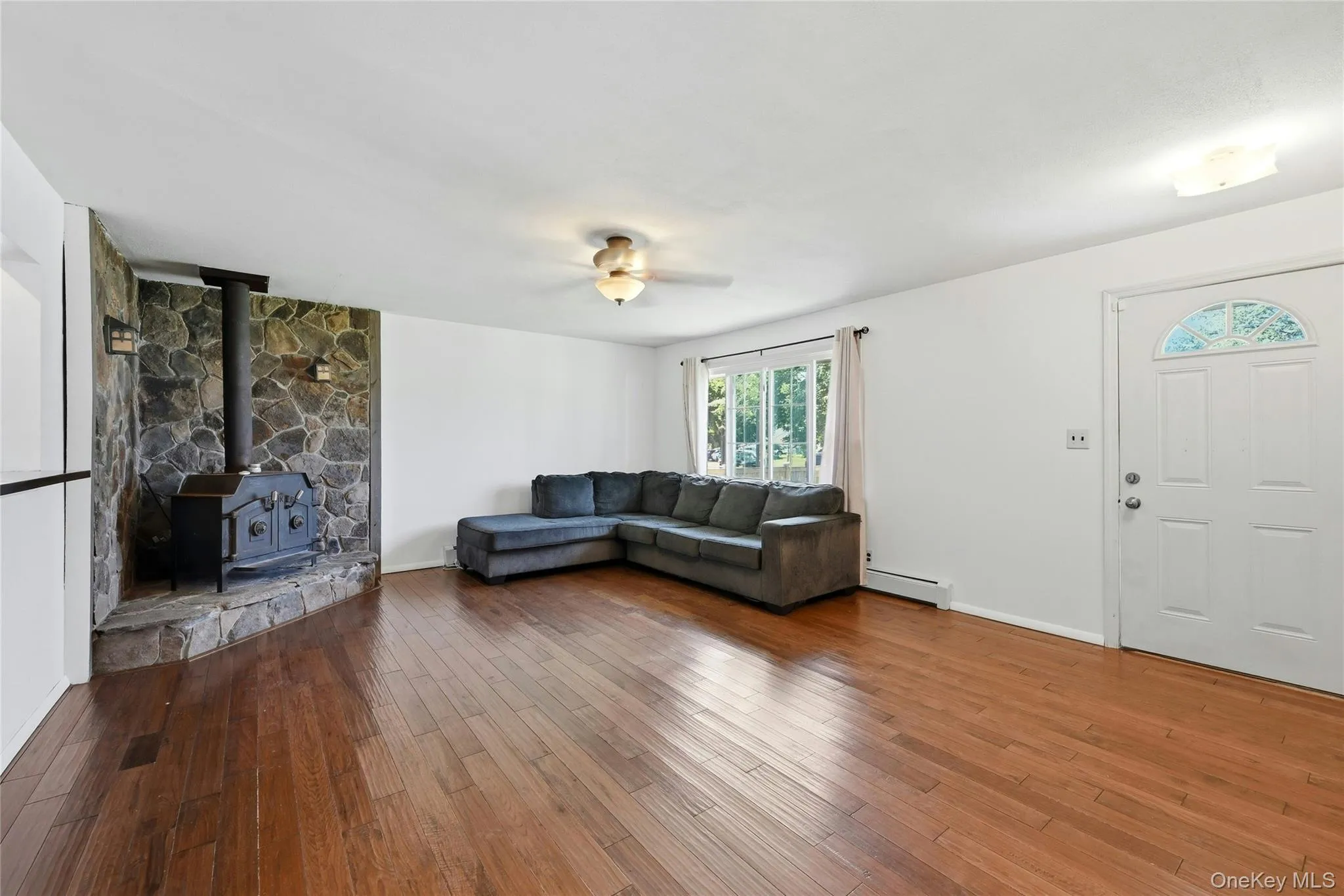 49 Bacon Lane, Babylon, NY, 3 Bedrooms Bedrooms, 5 Rooms Rooms,1 BathroomBathrooms,Residential,For Rent,Bacon,0,1023667 49 Bacon Lane, Babylon, NY, 3 Bedrooms Bedrooms, 5 Rooms Rooms,1 BathroomBathrooms,Residential,For Rent,Bacon,0,1023667
