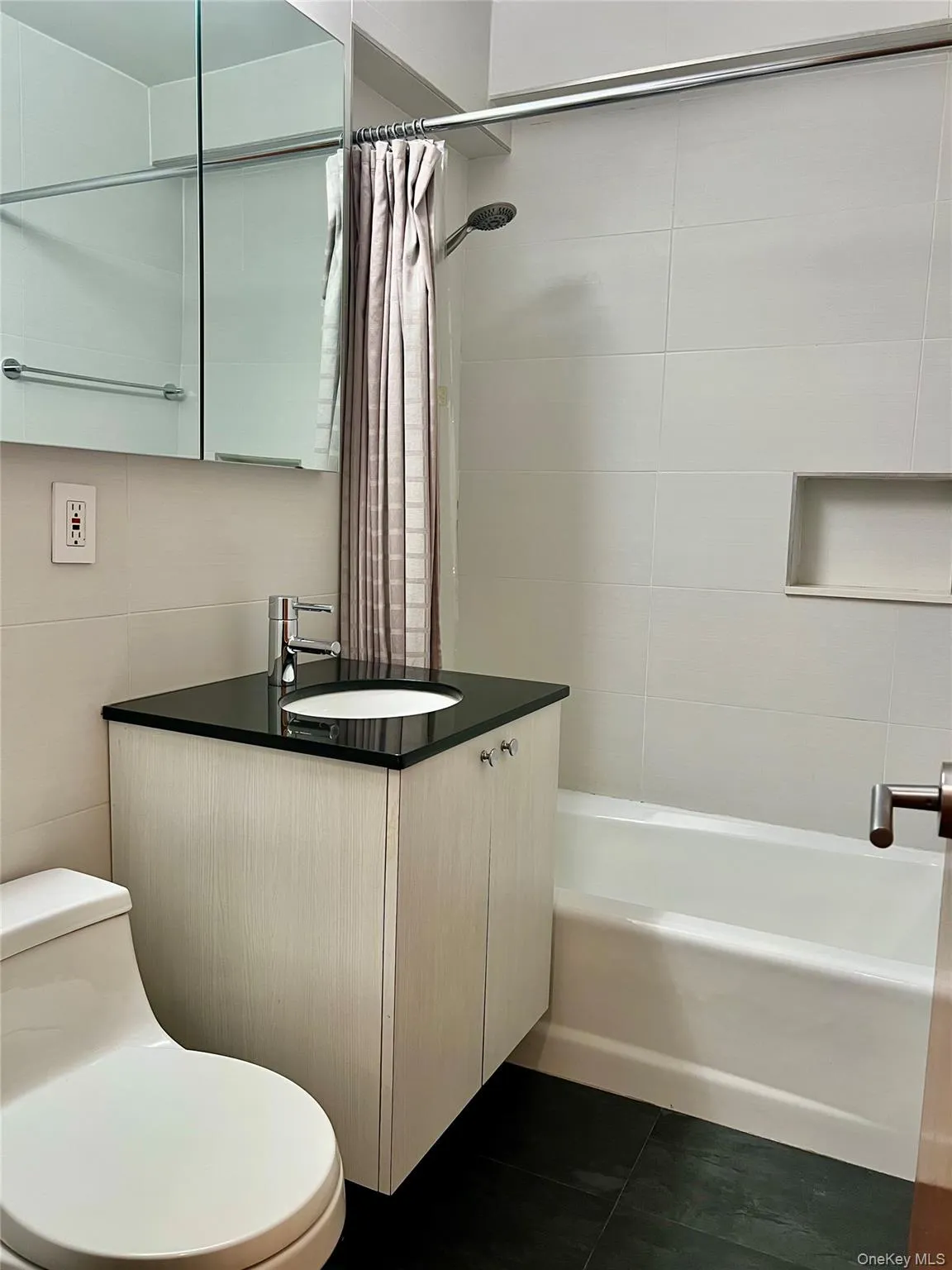 411 53rd Street, New York, NY, 2 Bedrooms Bedrooms, 5 Rooms Rooms,2 BathroomsBathrooms,Residential,For Rent,53rd,0,1023668 411 53rd Street, New York, NY, 2 Bedrooms Bedrooms, 5 Rooms Rooms,2 BathroomsBathrooms,Residential,For Rent,53rd,0,1023668