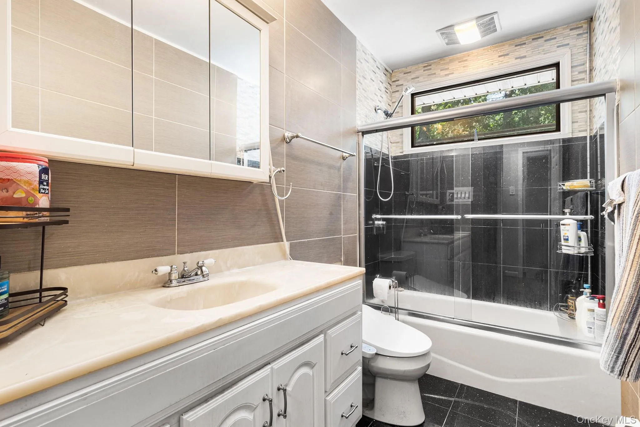 16 Obermueller Drive, Huntington, NY, 5 Bedrooms Bedrooms, 5 Rooms Rooms,2 BathroomsBathrooms,Residential,For Rent,Obermueller,0,1023673 16 Obermueller Drive, Huntington, NY, 5 Bedrooms Bedrooms, 5 Rooms Rooms,2 BathroomsBathrooms,Residential,For Rent,Obermueller,0,1023673